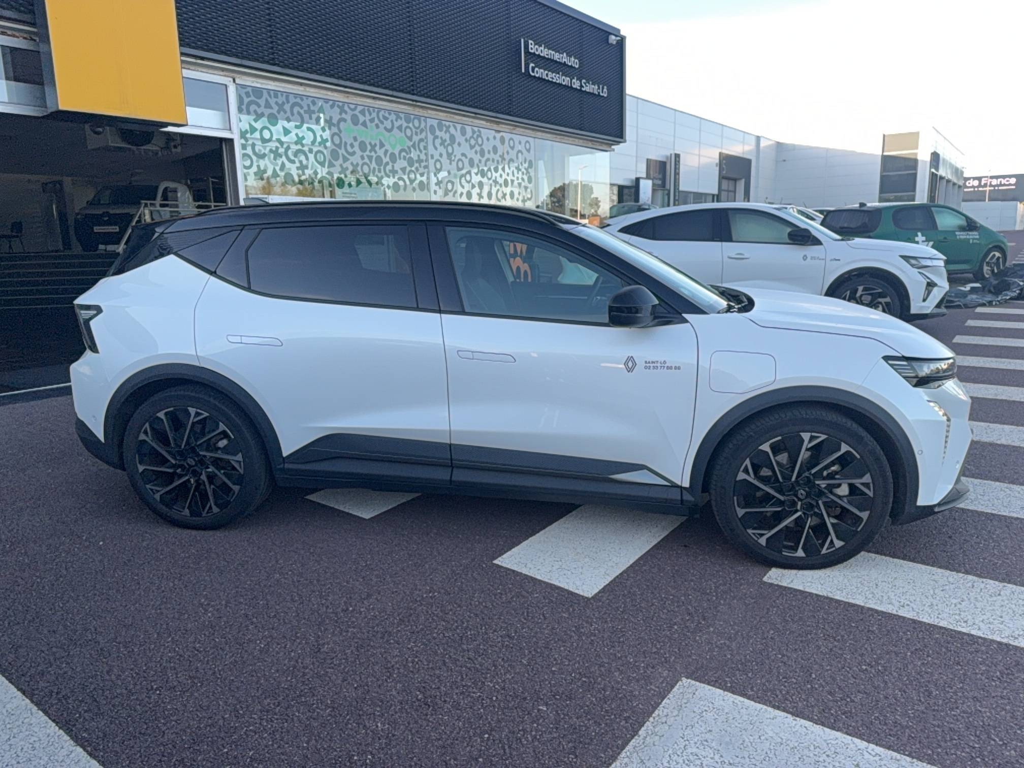 Vente en ligne Renault Scenic E-Tech Scenic E-Tech électrique 220 ch grande autonomie au prix de 37 890 €