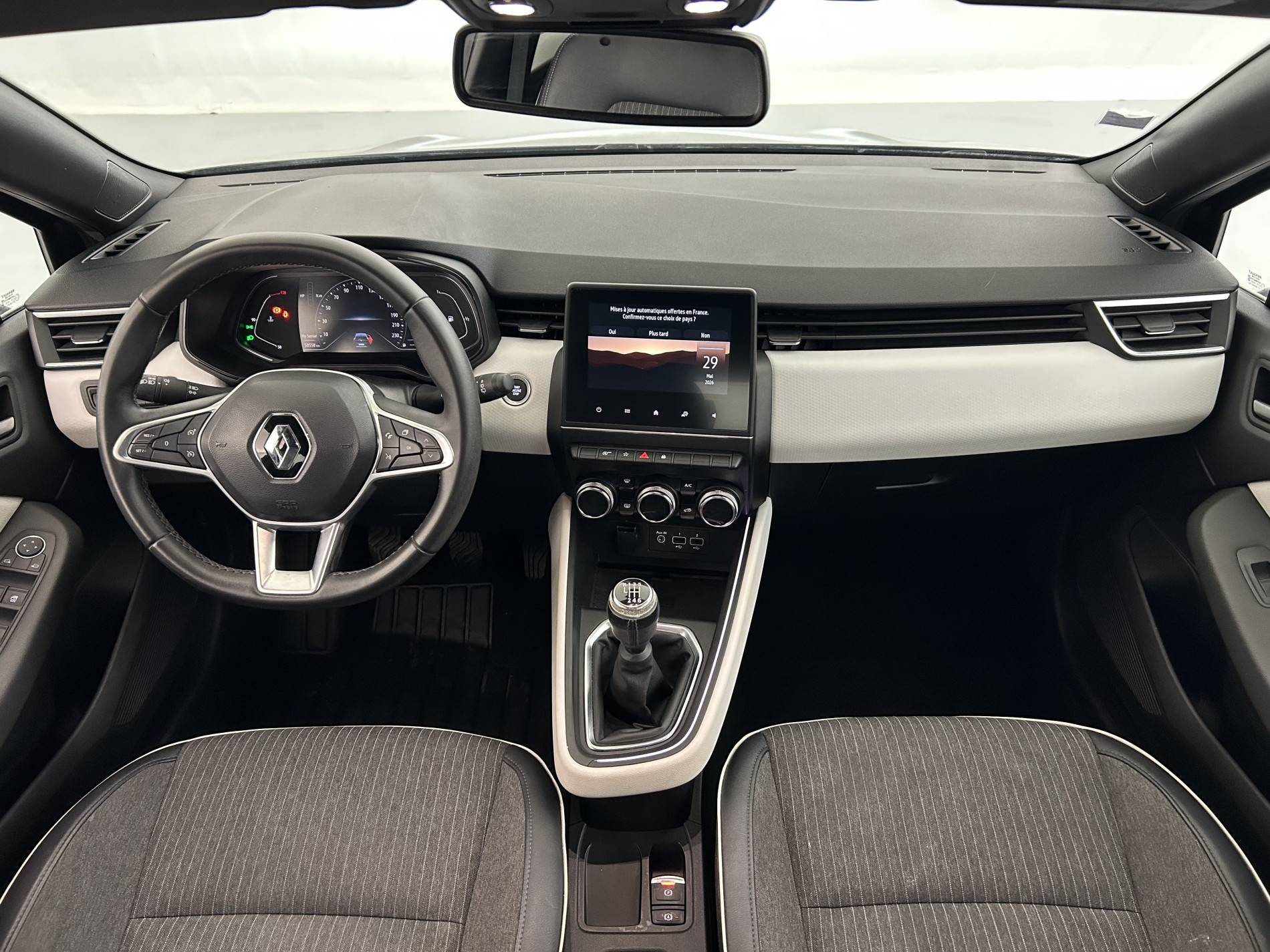 Vente en ligne Renault Clio 5 Clio TCe 90 - 21N au prix de 14 290 €