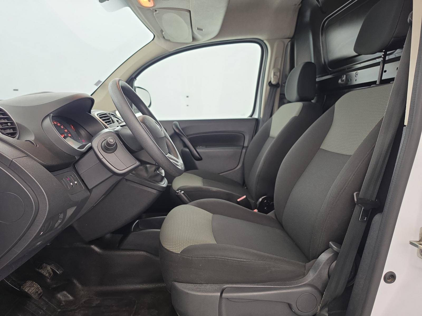 Vente en ligne Renault Kangoo Express  BLUE DCI 80 au prix de 10 490 €