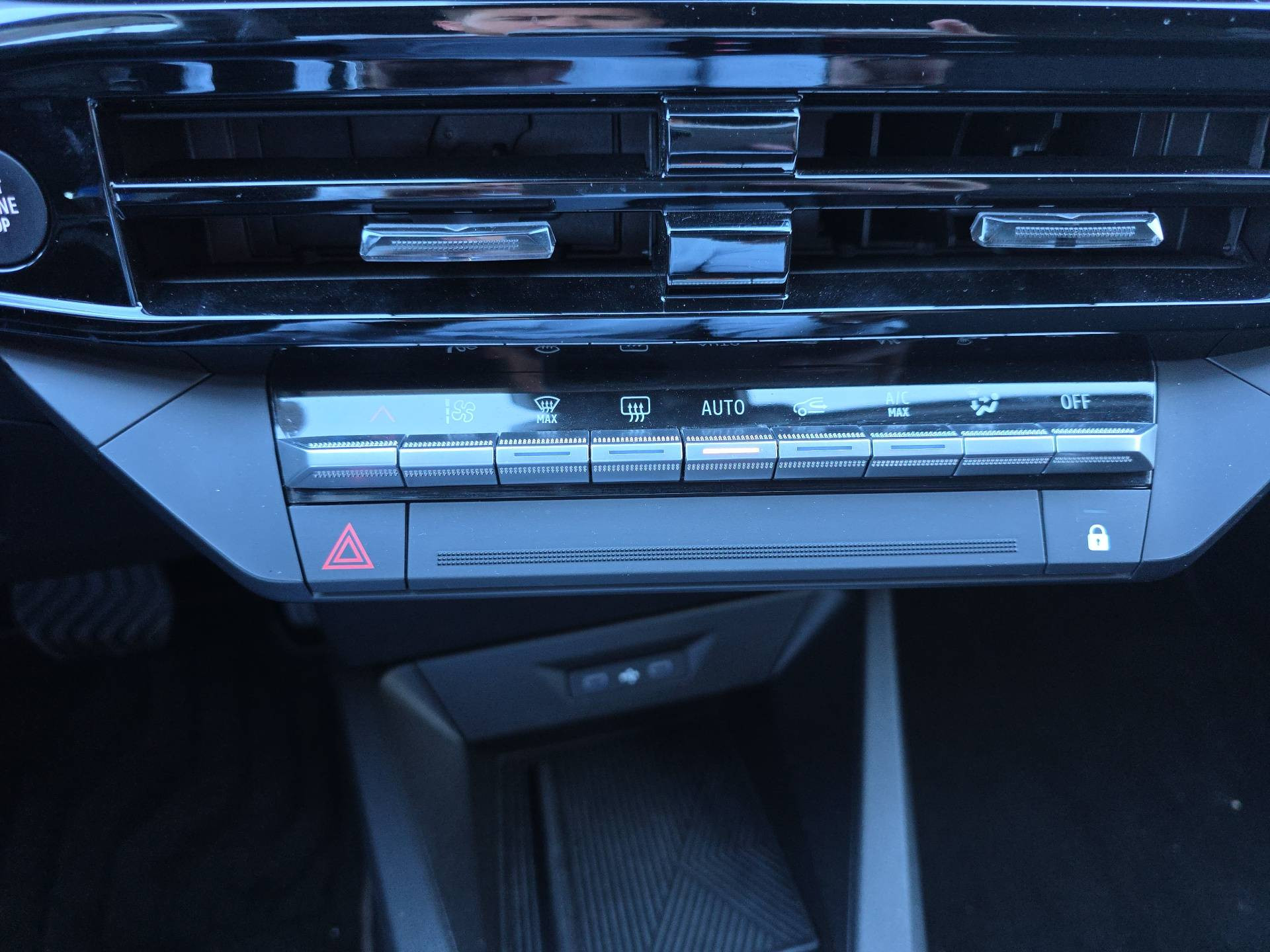 Vente en ligne Renault Clio 6 Clio E-Tech full hybrid 160 ch au prix de 25 900 €