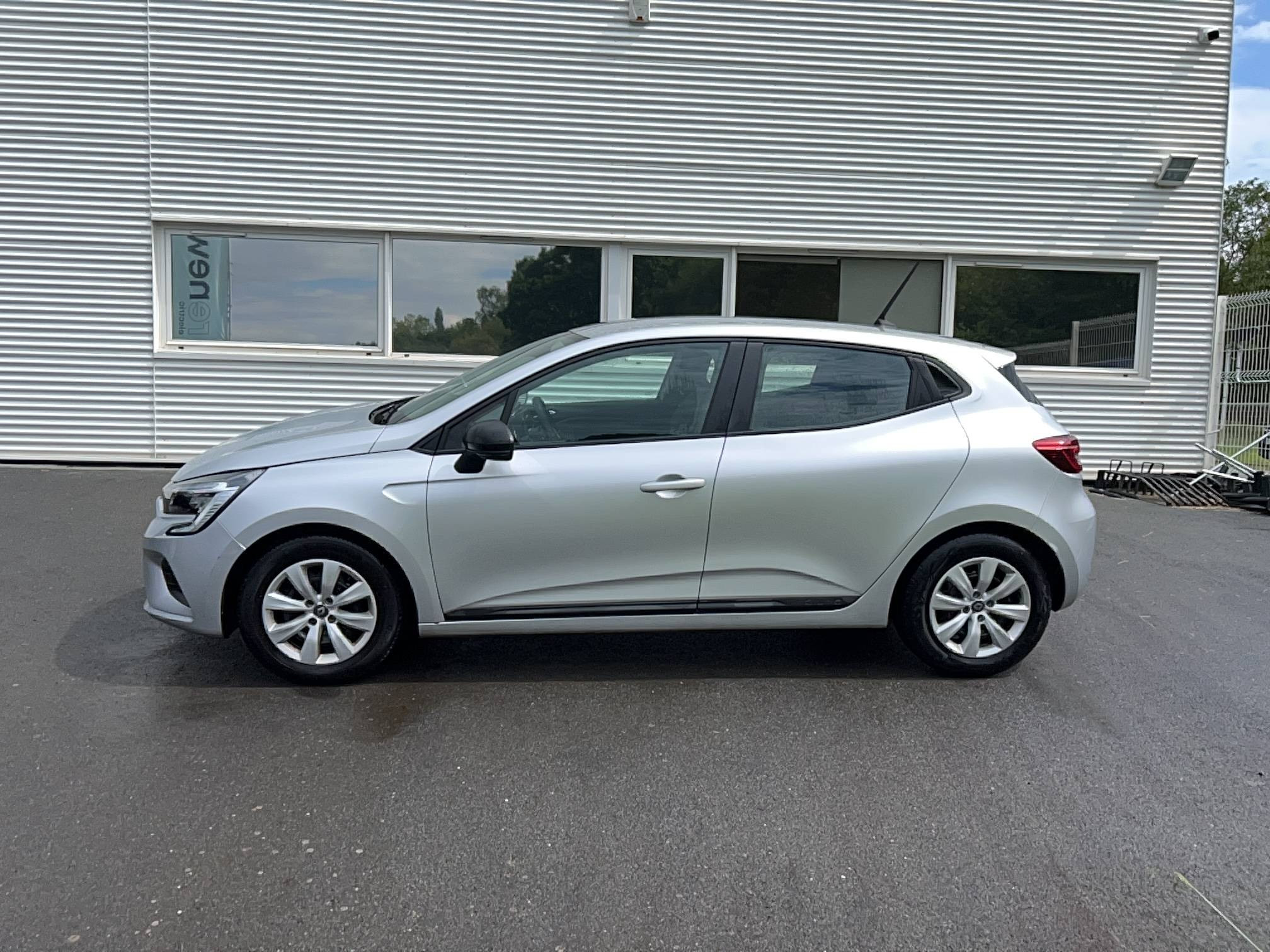 Vente en ligne Renault Clio 5 Clio SCe 65 au prix de 10 990 €