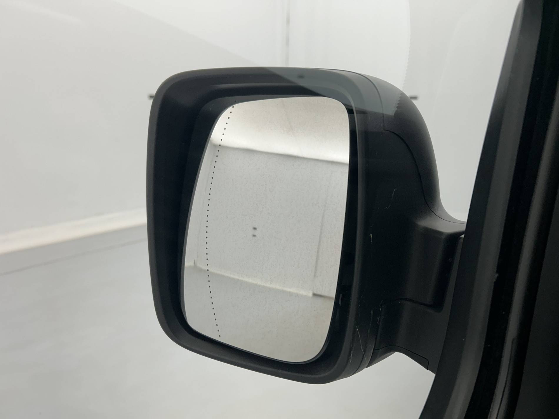 Vente en ligne Renault Trafic 3 Fourgon TRAFIC FGN L2H1 3000 KG BLUE DCI 130 au prix de 23 700 €