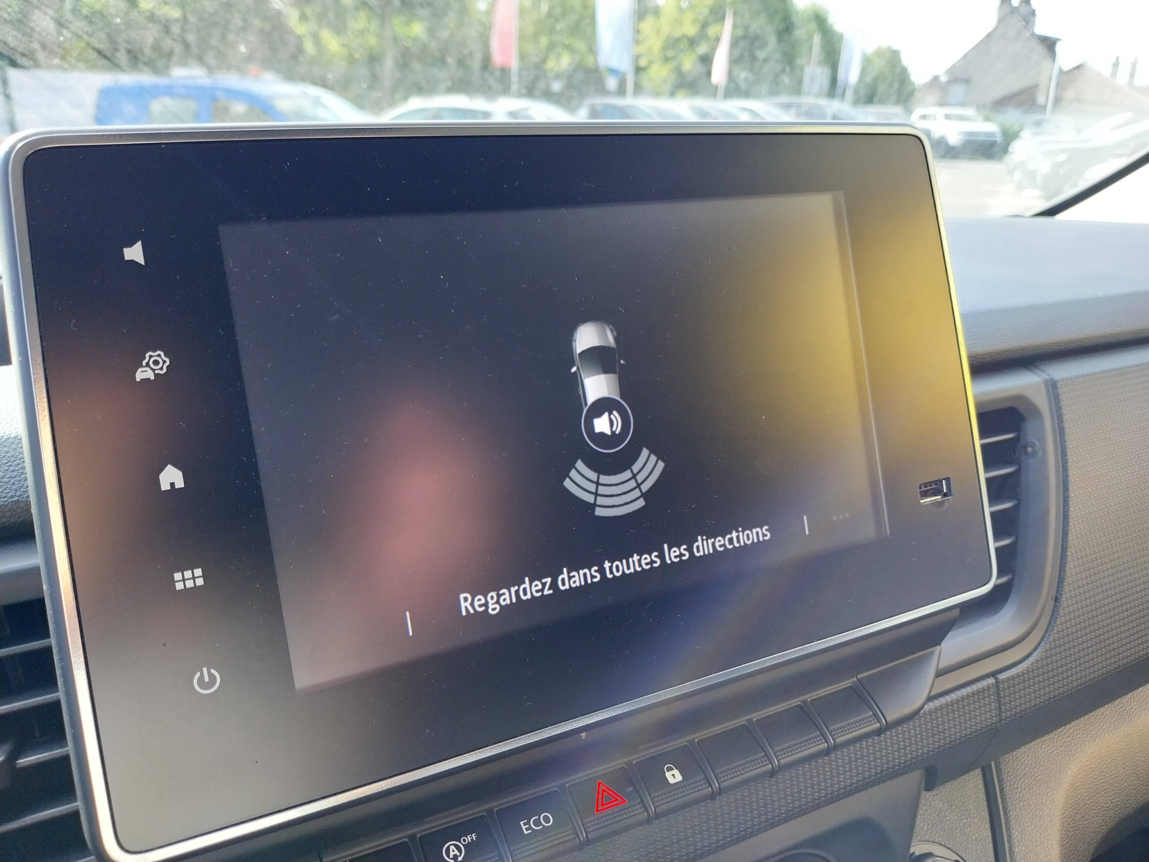 Vente en ligne Renault Trafic 3 Fourgon TRAFIC FG BLUE DCI 130 L1H1 3T GSR2 au prix de 22 990 €