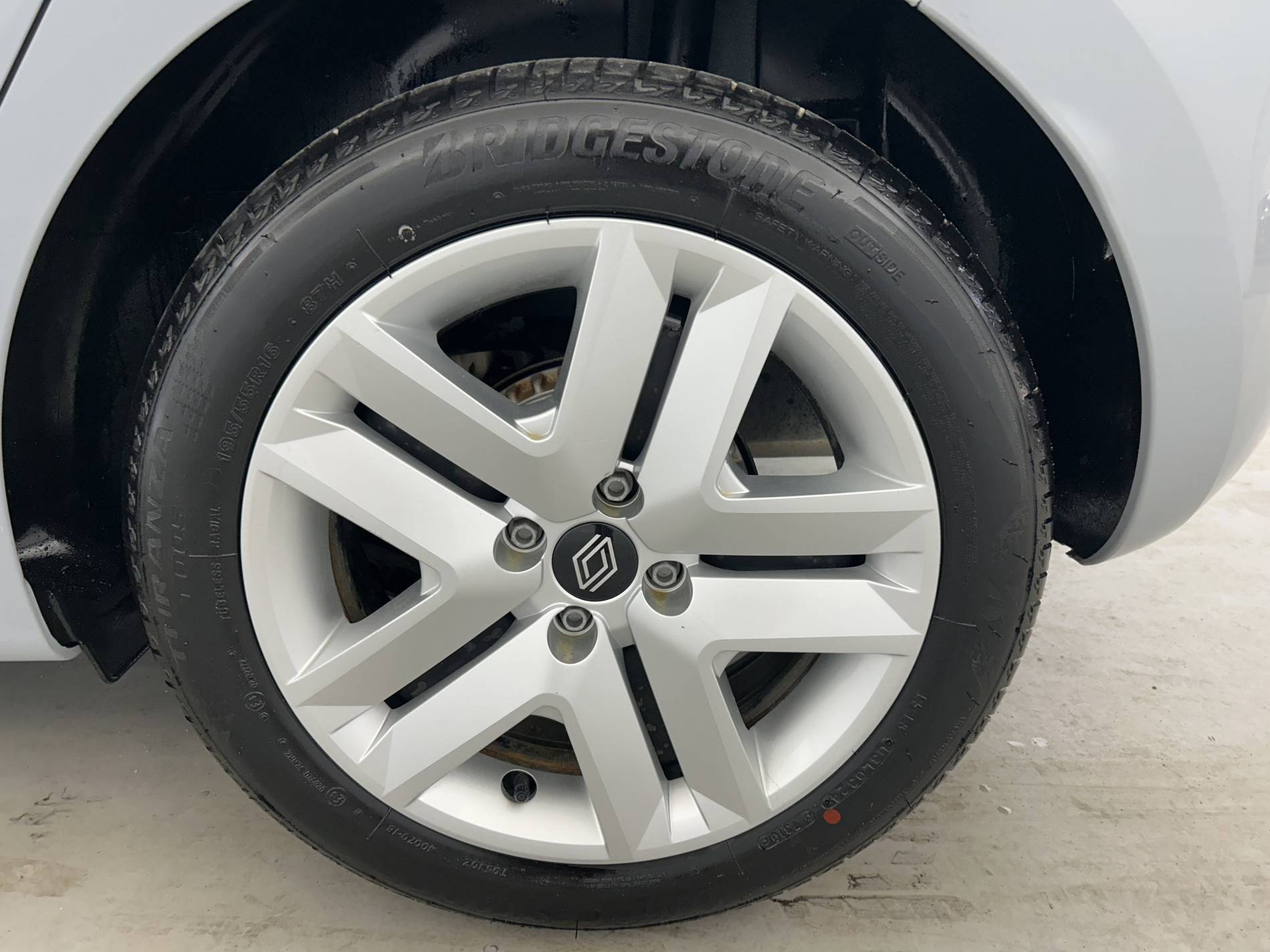 Vente en ligne Renault Clio 5 Clio TCe 90 au prix de 15 990 €