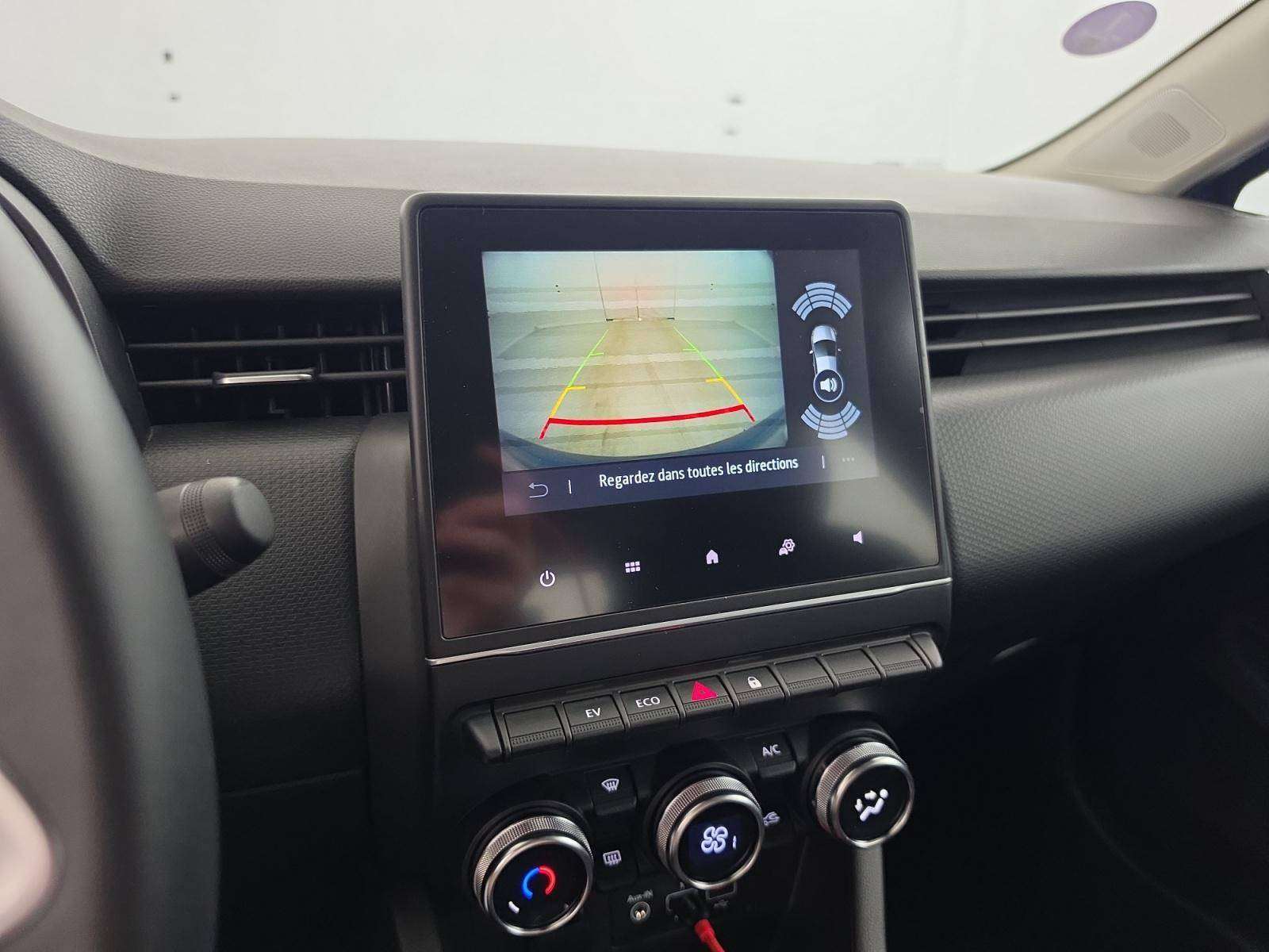 Vente en ligne Renault Clio 5 Clio E-Tech 140 - 21N au prix de 15 990 €