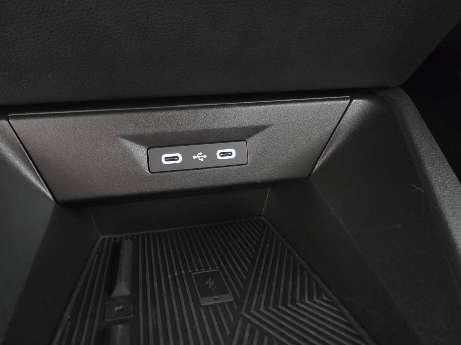 Vente en ligne Renault Clio 6 Clio E-Tech full hybrid 160 ch au prix de 28 490 €