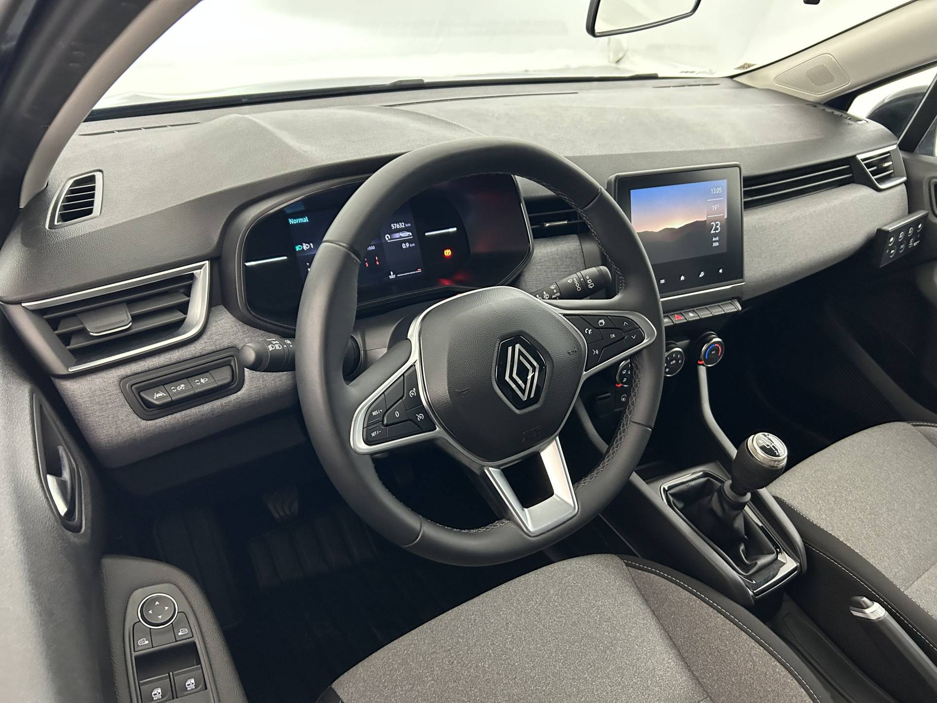 Vente en ligne Renault Clio 5 Clio Blue dCi 100 ch GSR2 au prix de 15 980 €
