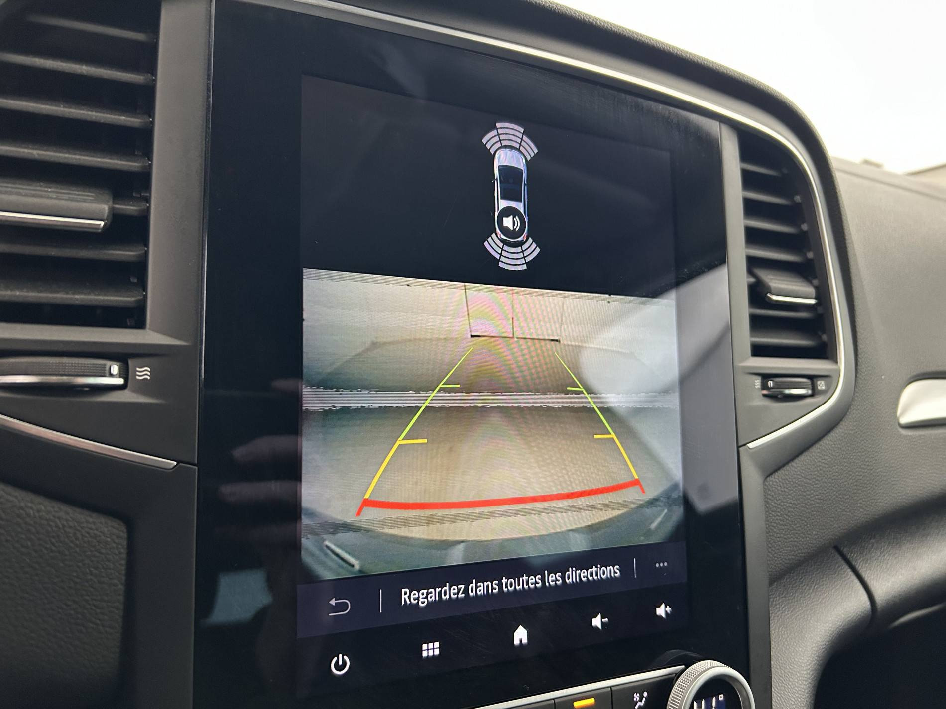 Vente en ligne Renault Megane 4  Blue dCi 115 EDC au prix de 19 690 €