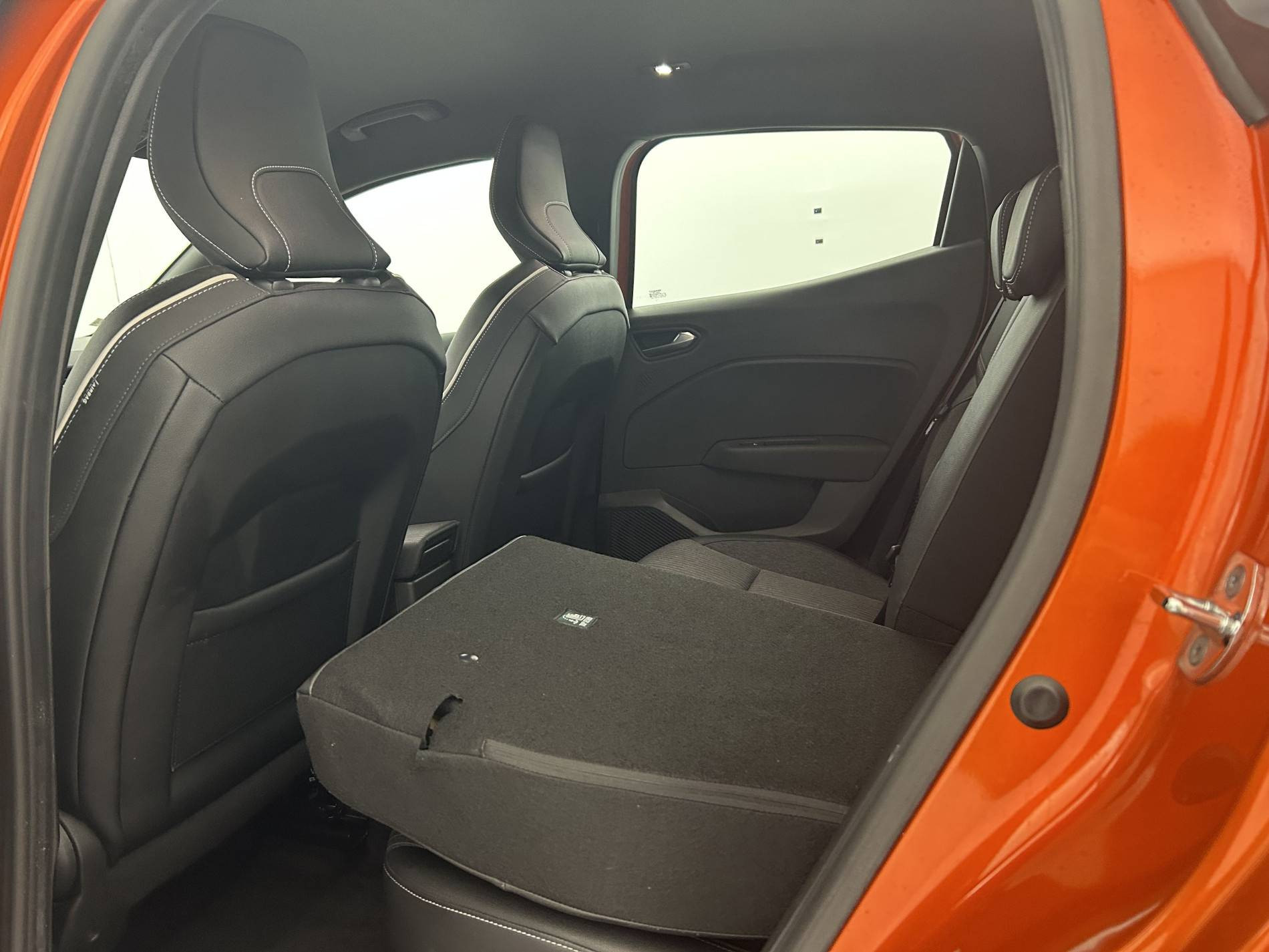 Vente en ligne Renault Clio 5 Clio E-Tech 140 - 21N au prix de 16 390 €