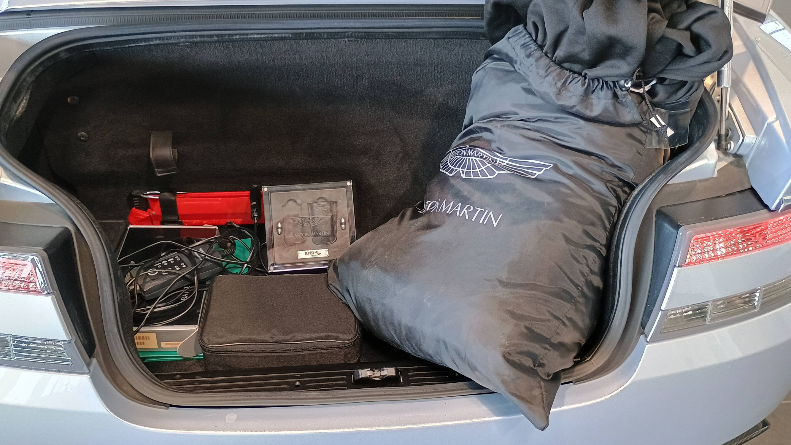 Vente en ligne Aston Martin DBS DBS au prix de 119 990 €