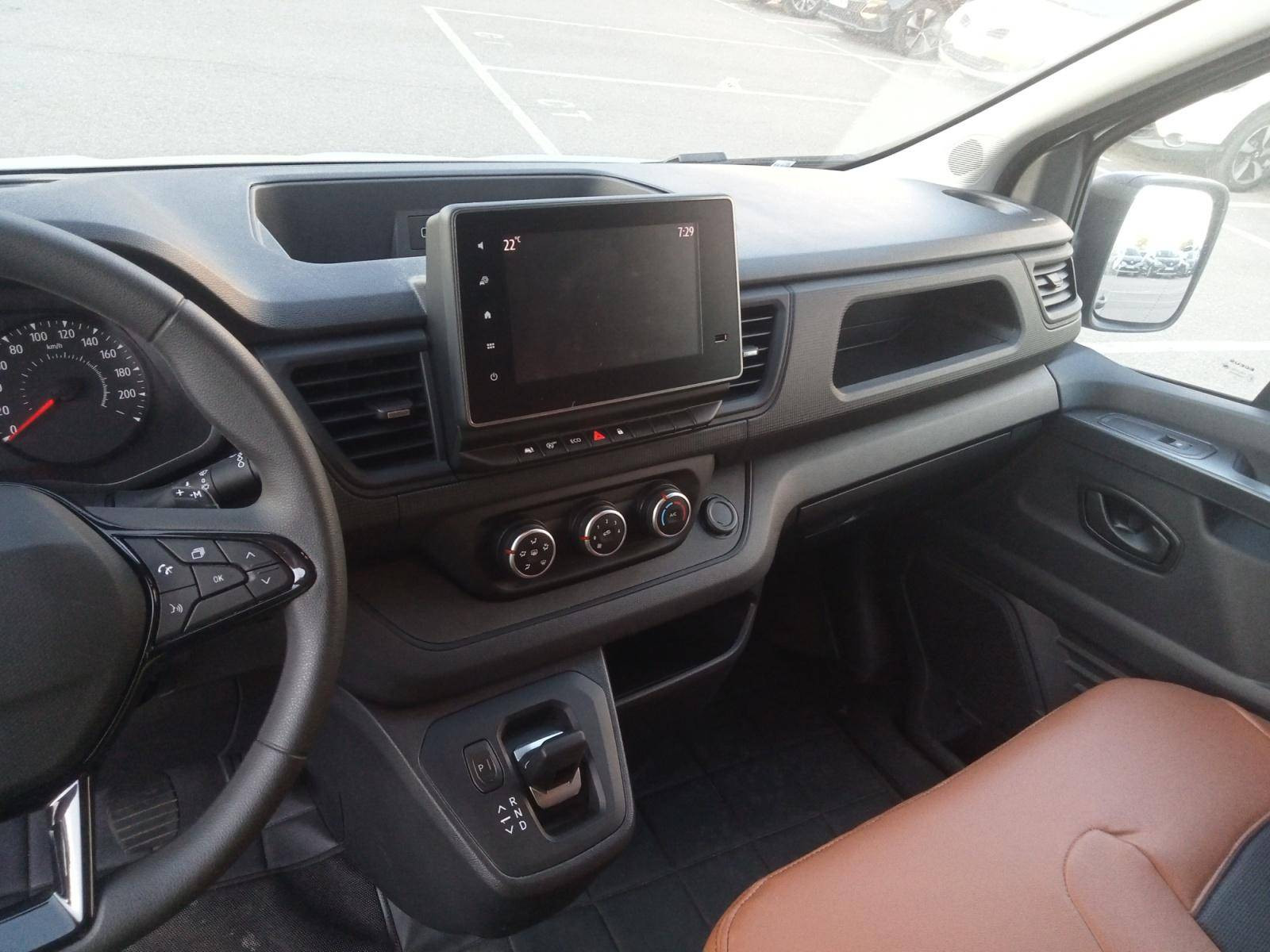 Vente en ligne Renault Trafic 3 Fourgon TRAFIC FG BLUE DCI 170 L1H1 2T8 AUTO au prix de 34 490 €