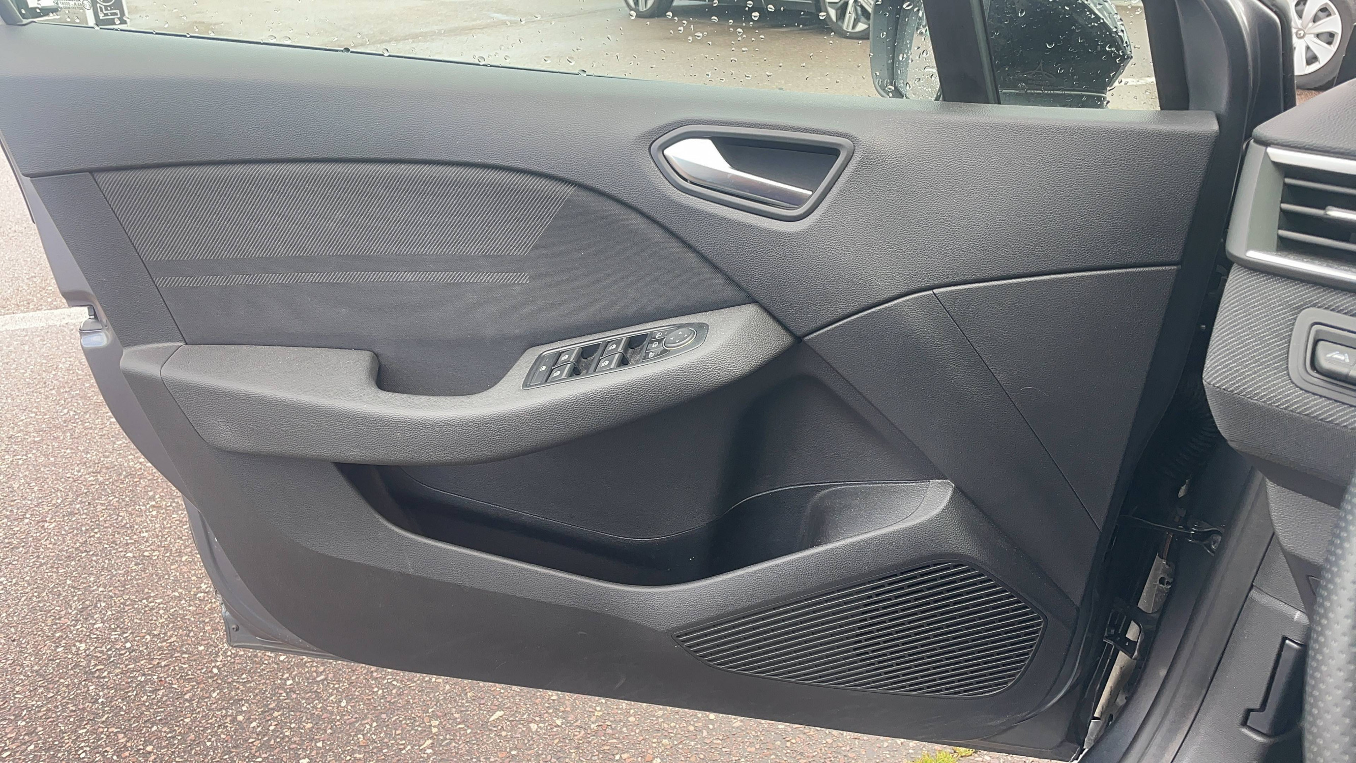 Vente en ligne Renault Clio 5 Clio E-Tech full hybrid 145 au prix de 21 491 €