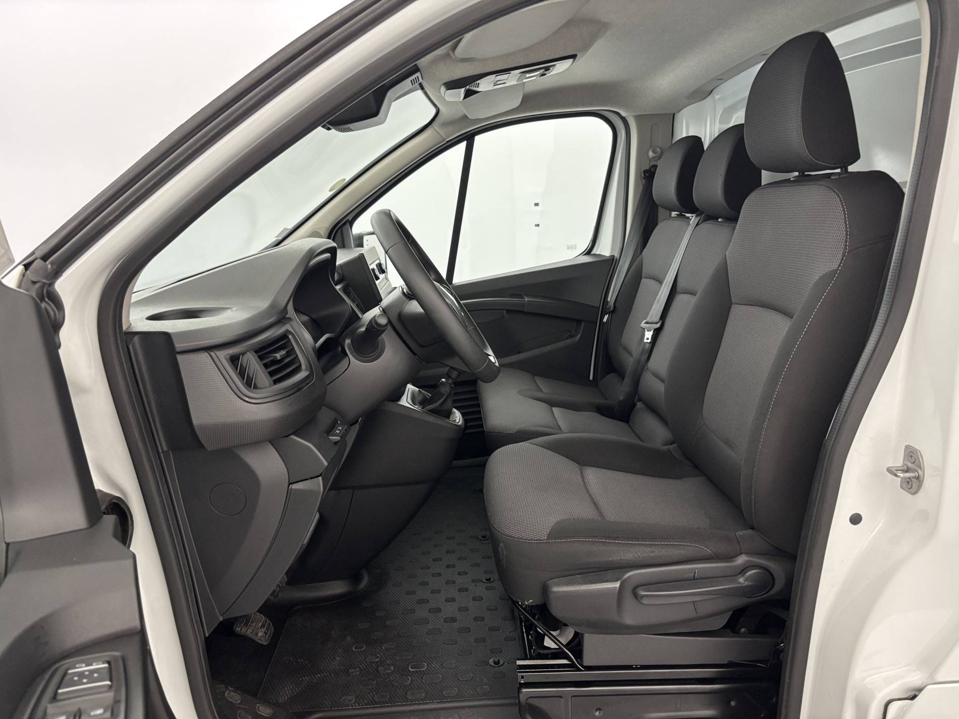 Vente en ligne Renault Trafic 3 Fourgon TRAFIC FGN L1H1 2800 KG BLUE DCI 110 au prix de 21 490 €