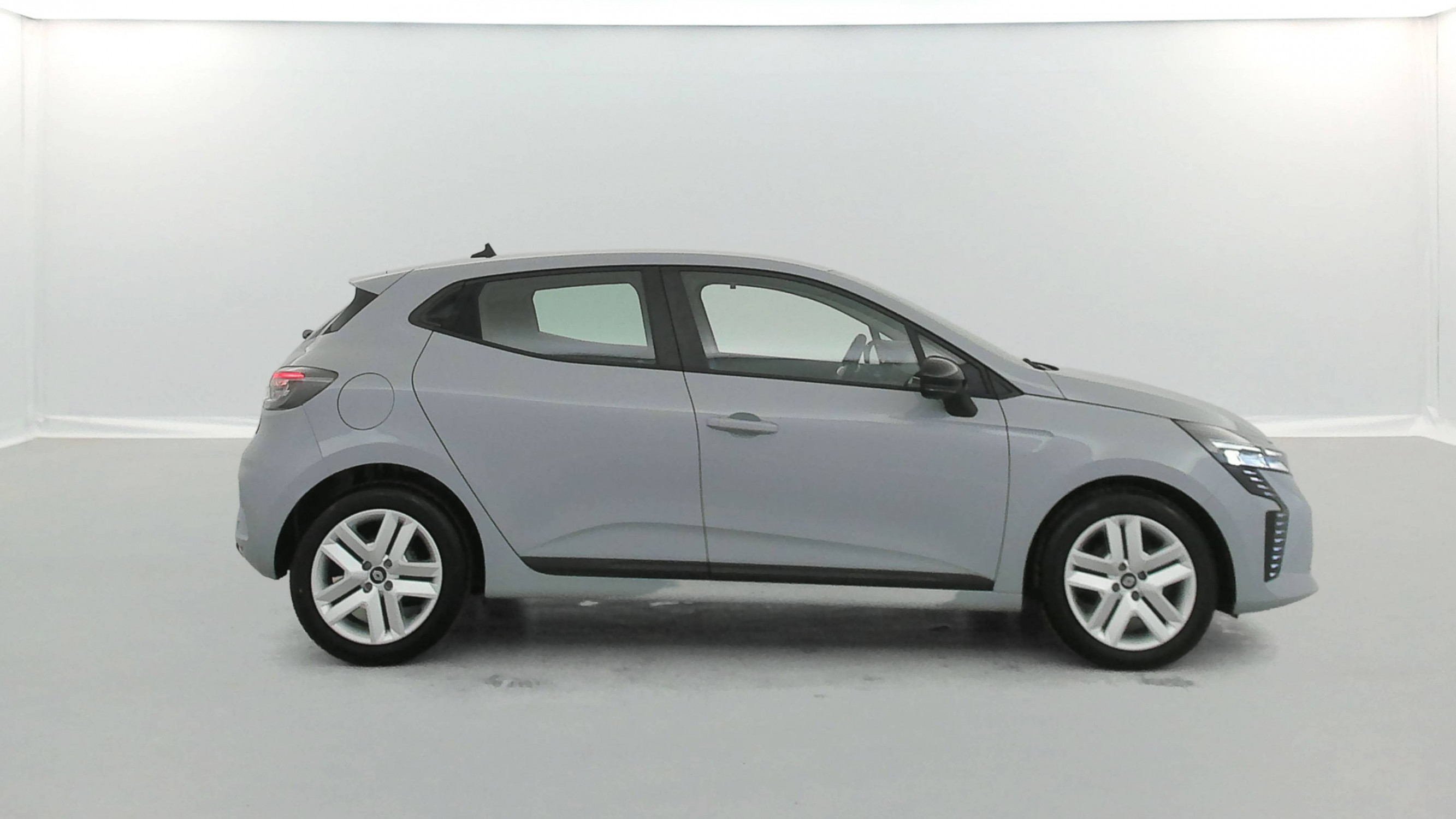 Vente en ligne Renault Clio 5 Clio TCe 90 au prix de 15 790 €