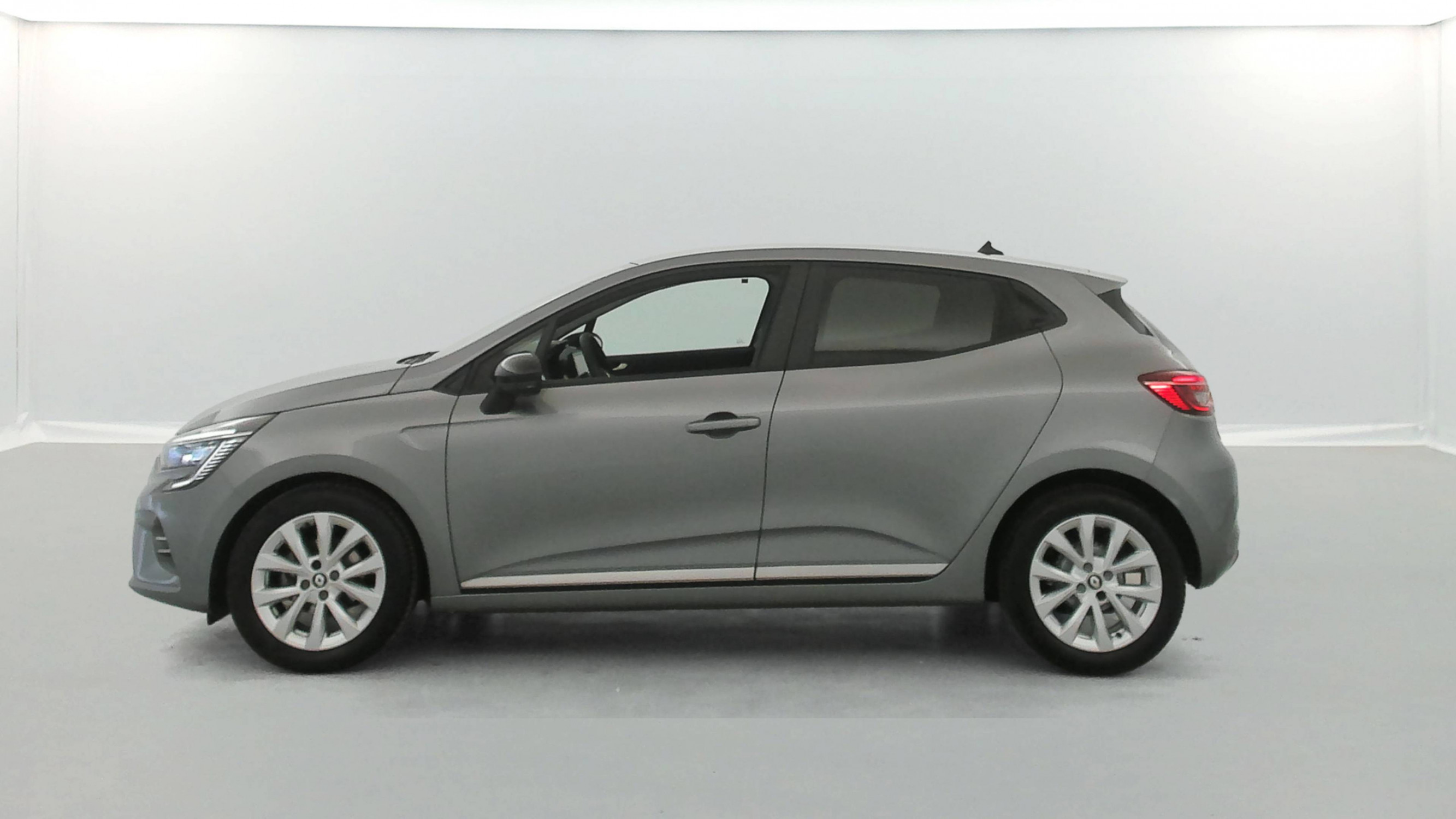 Vente en ligne Renault Clio 5 Clio TCe 90 au prix de 14 790 €