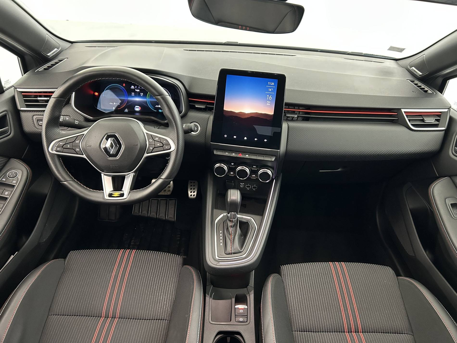 Vente en ligne Renault Clio 5 Clio E-Tech hybride 145 au prix de 17 490 €