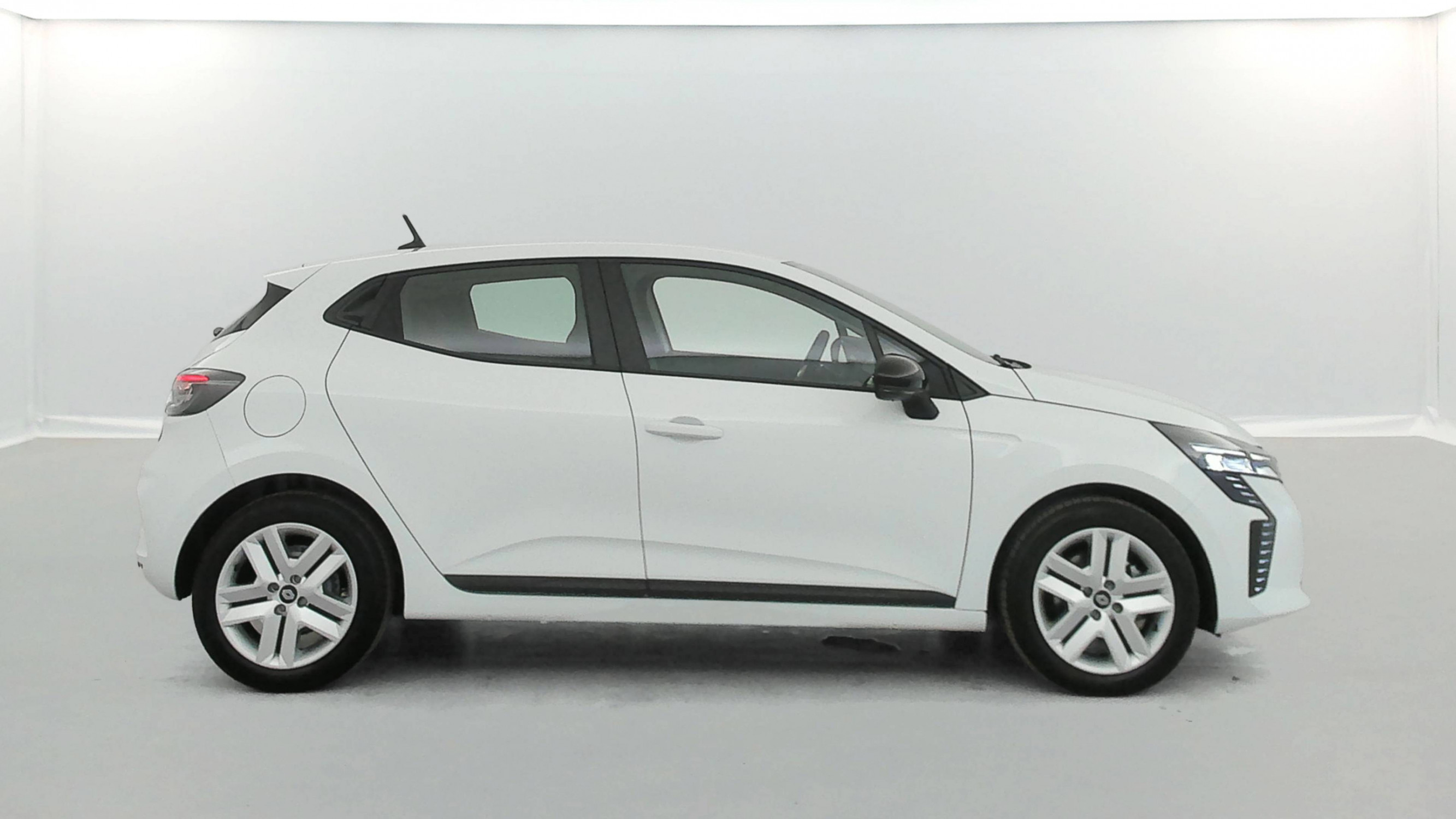 Vente en ligne Renault Clio 5 Clio Blue dCi 100 ch GSR2 au prix de 17 990 €