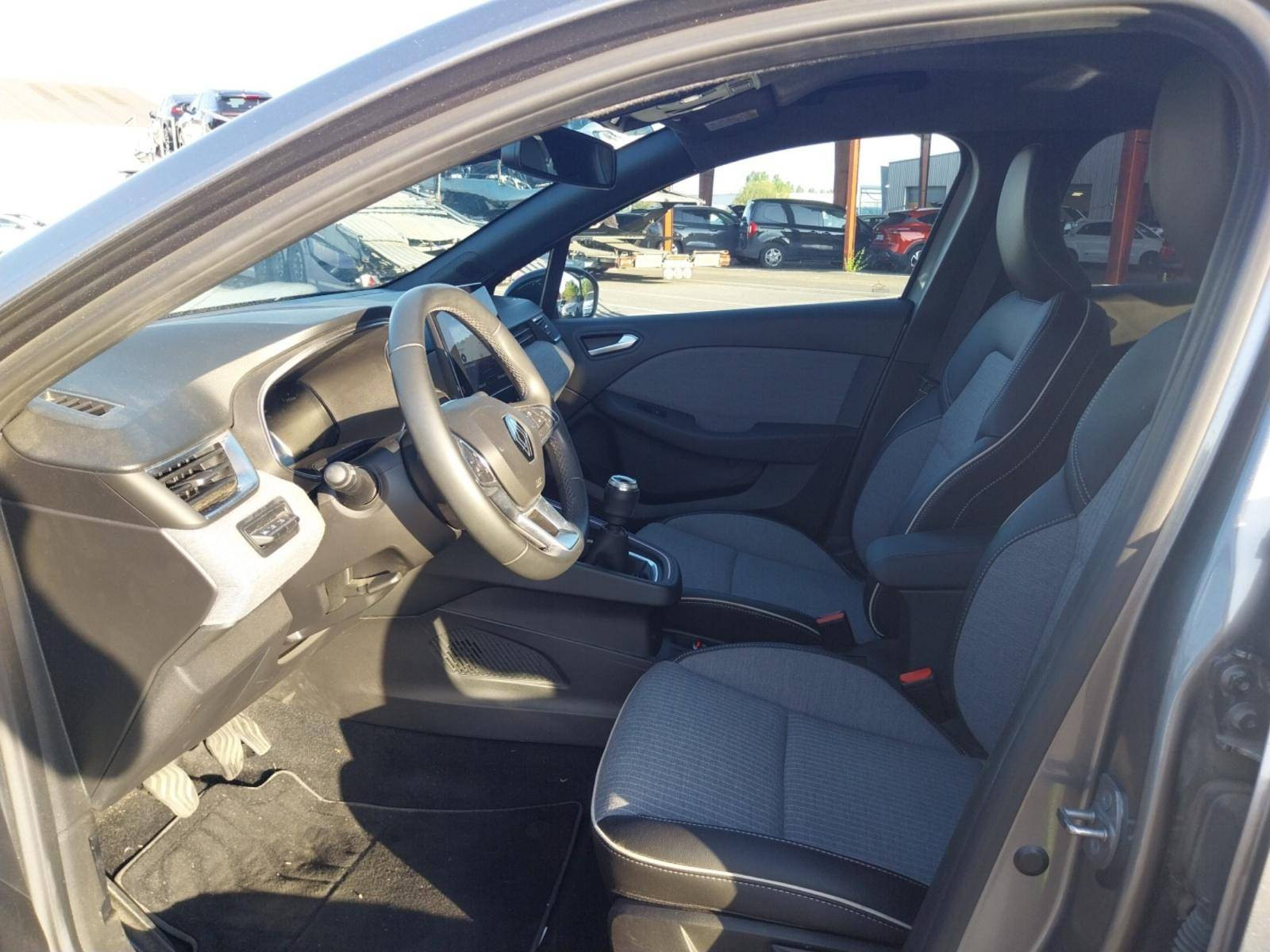 Vente en ligne Renault Clio 5 Clio TCe 90 au prix de 14 990 €