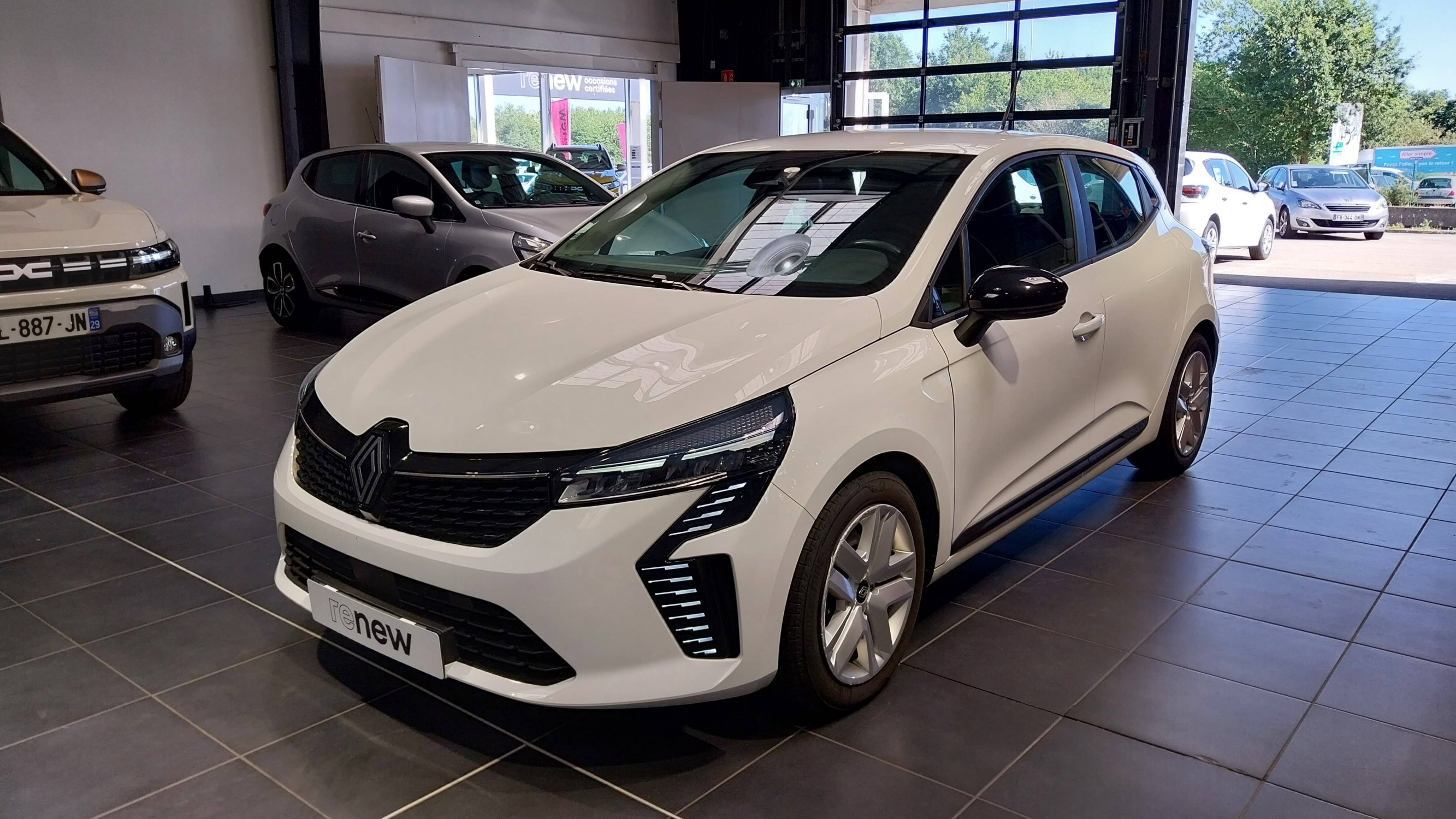 Renault Clio 5 Clio E-Tech full hybrid 145 occasion de 2023 en vente à Quimper