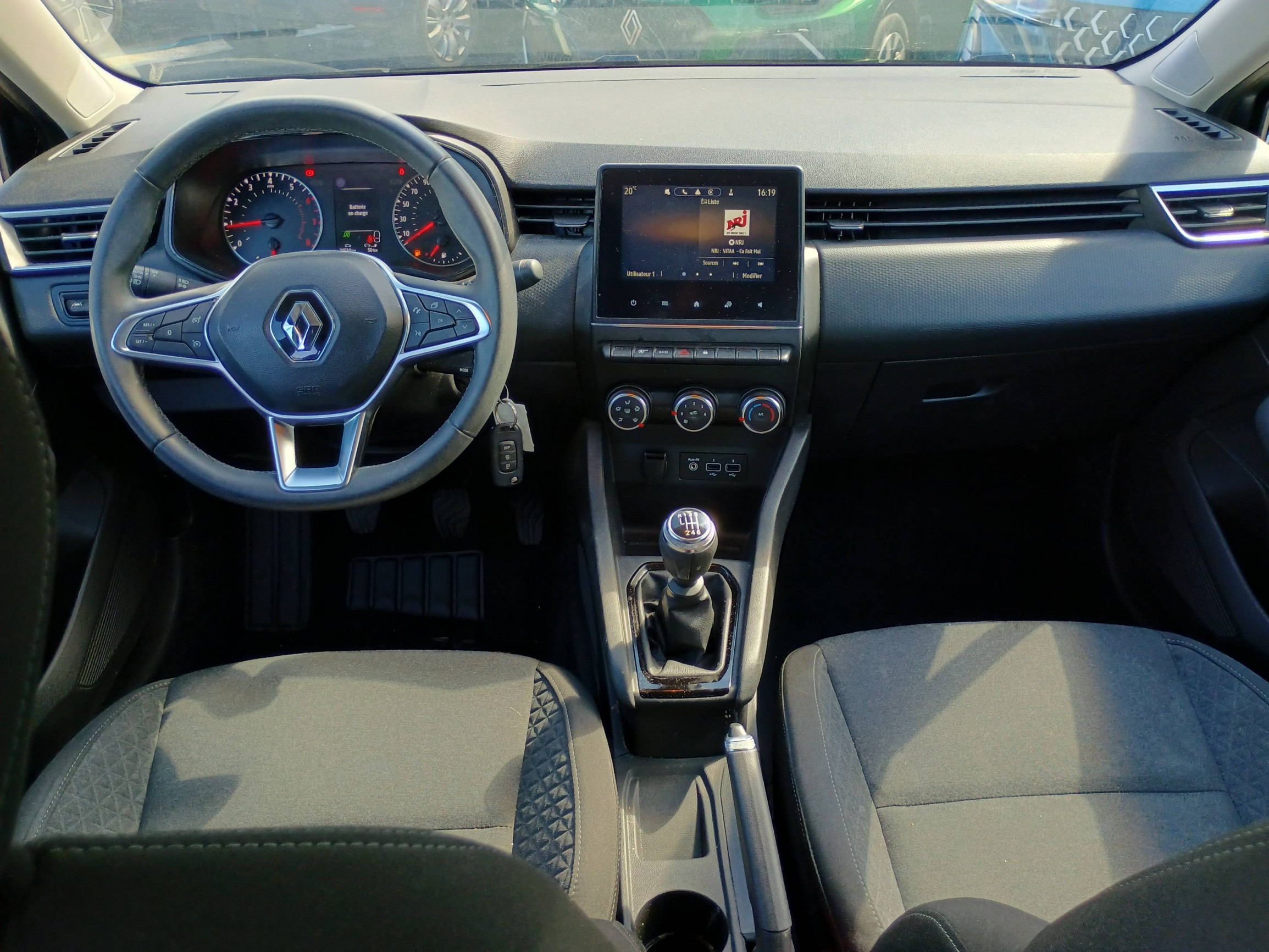 Vente en ligne Renault Clio 5 Clio TCe 90 au prix de 13 990 €