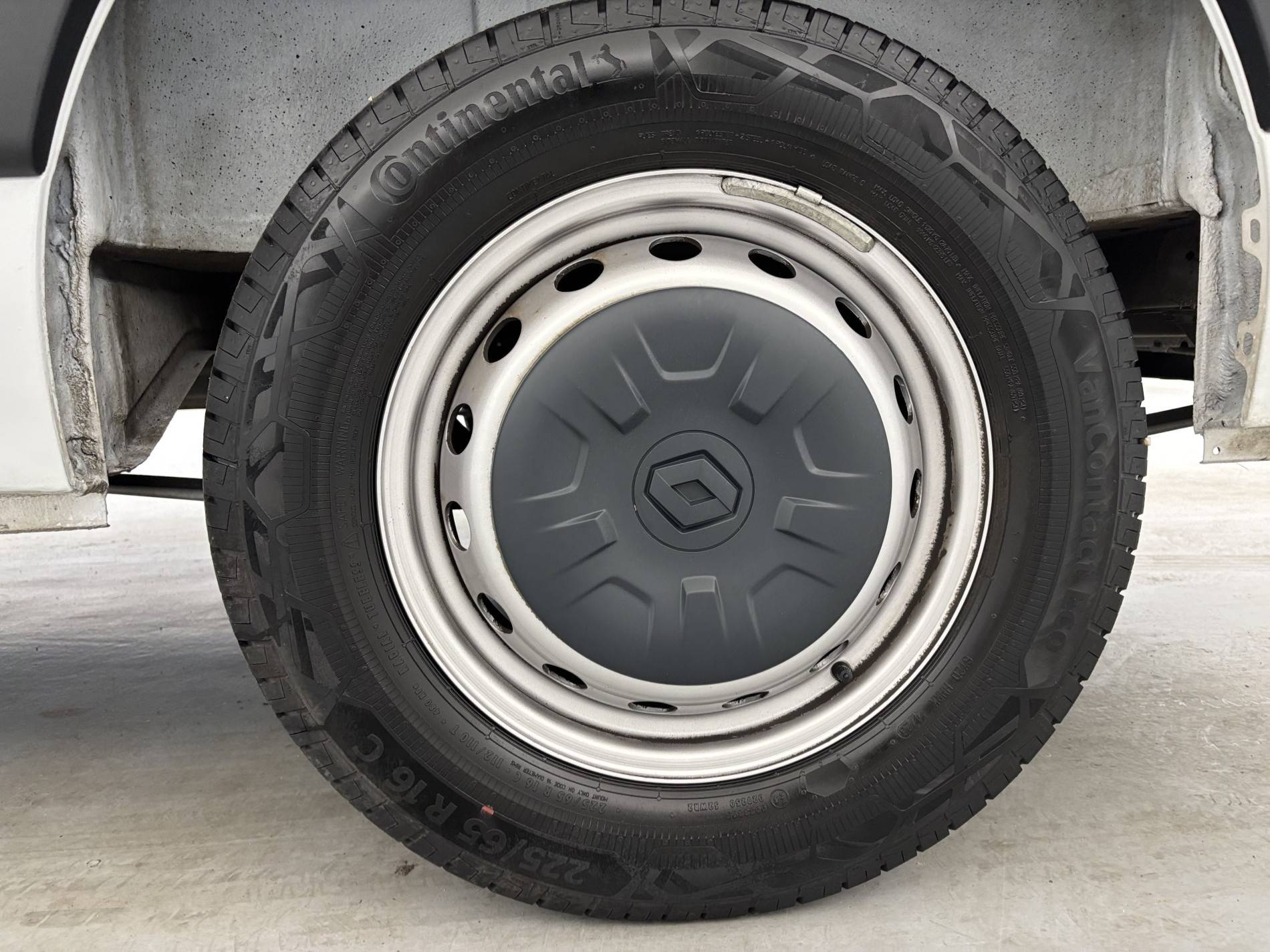 Vente en ligne Renault Master Fourgon MASTER FGN TRAC F3500 L2H2 BLUE DCI 135 au prix de 20 990 €