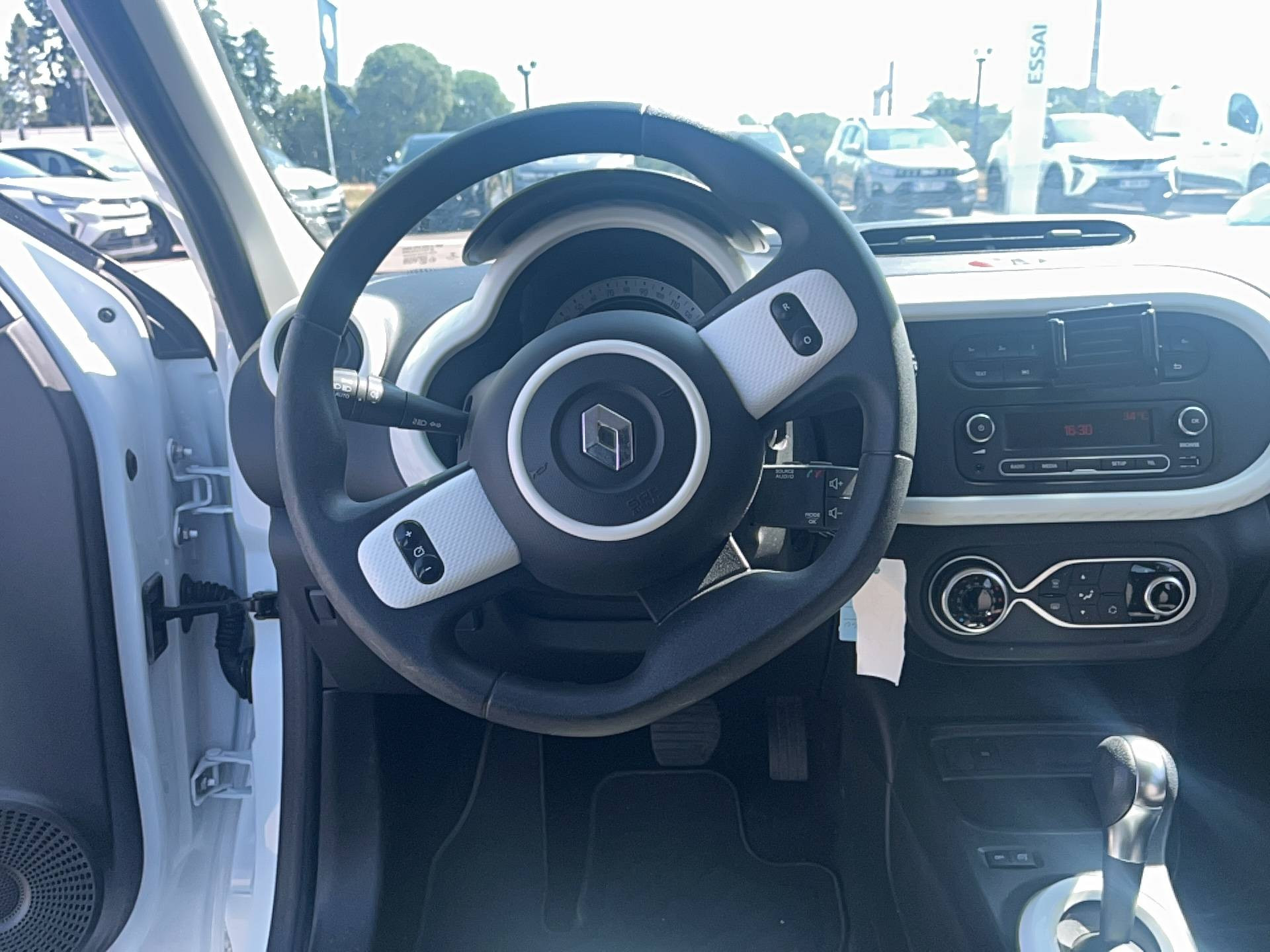 Vente en ligne Renault Twingo Electrique Twingo III E-Tech au prix de 12 491 €