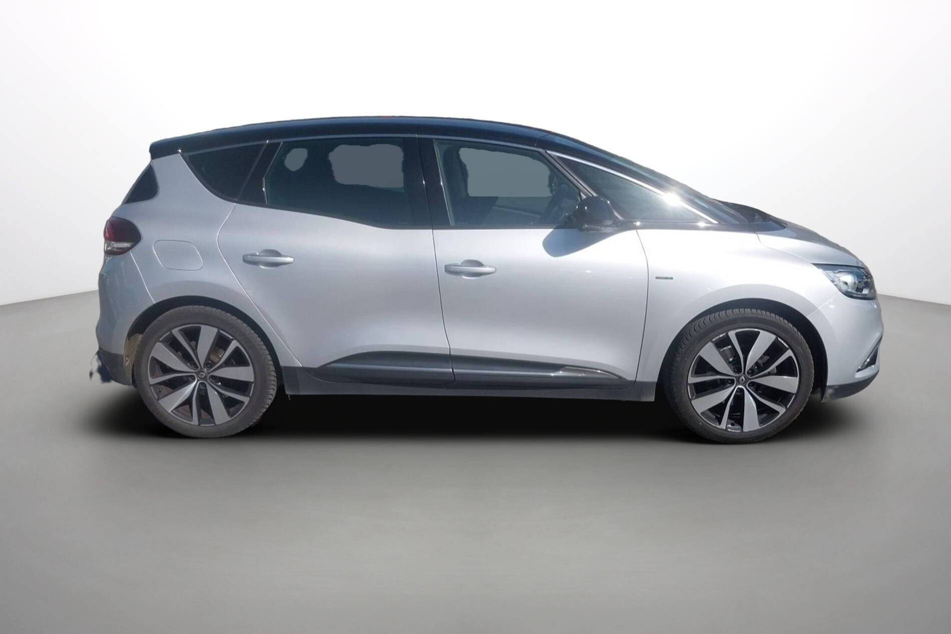 Vente en ligne Renault Scenic 4 Scenic TCe 115 FAP au prix de 13 790 €