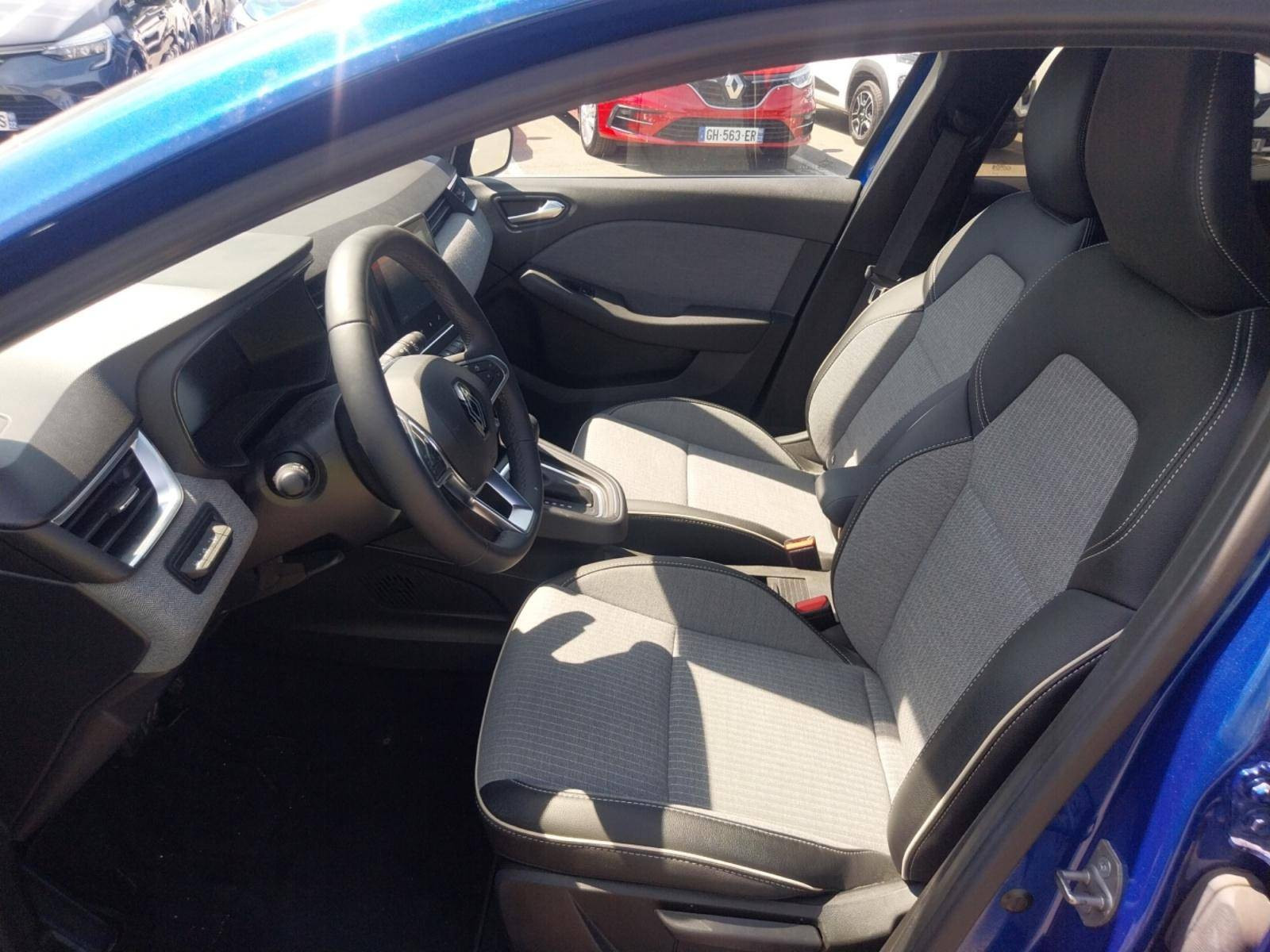 Vente en ligne Renault Clio 5 Clio E-Tech full hybrid 145 au prix de 20 490 €