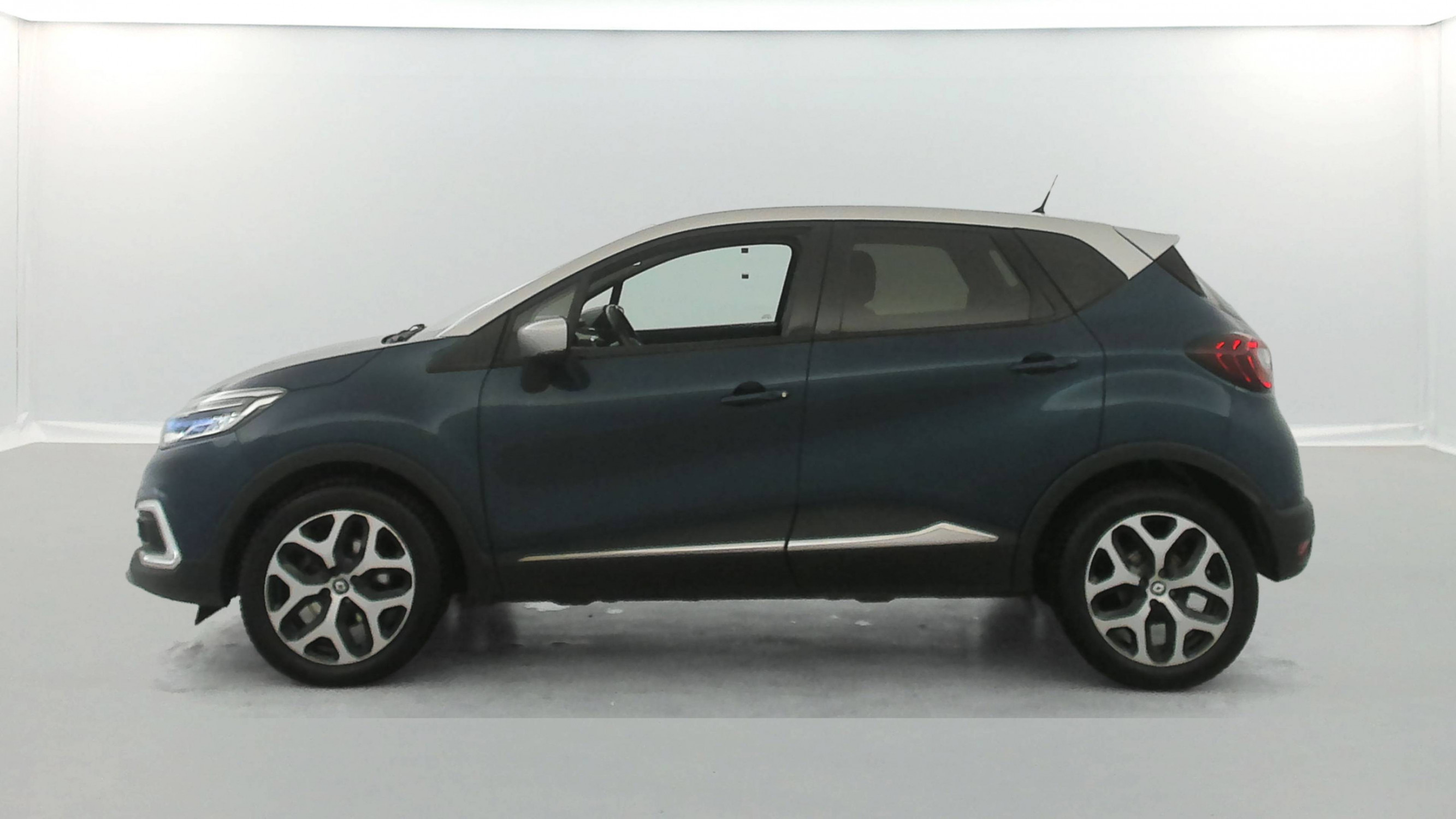 Vente en ligne Renault Captur  dCi 90 au prix de 10 990 €