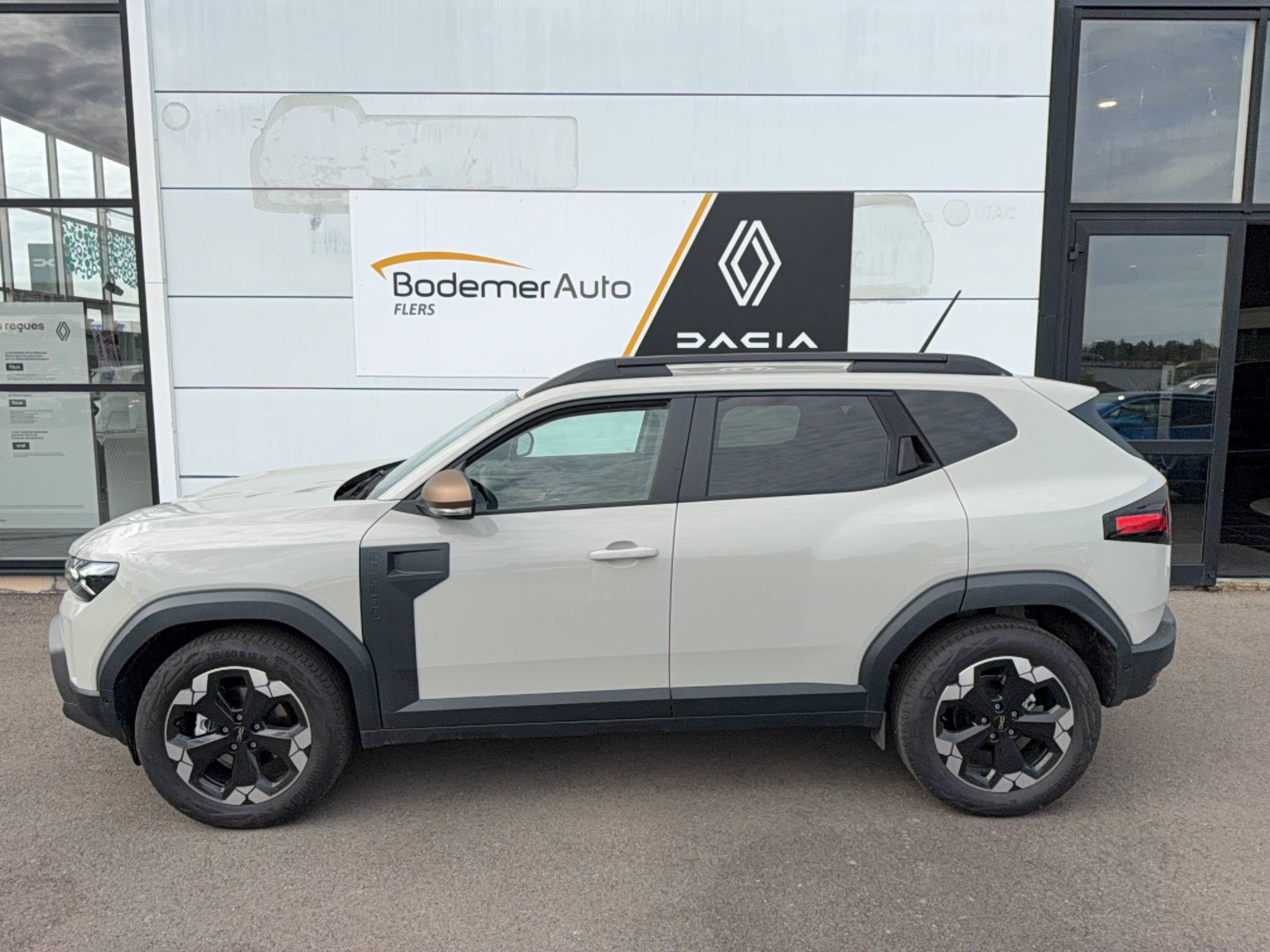 Vente en ligne Dacia Duster  Hybrid 155 au prix de 29 980 €