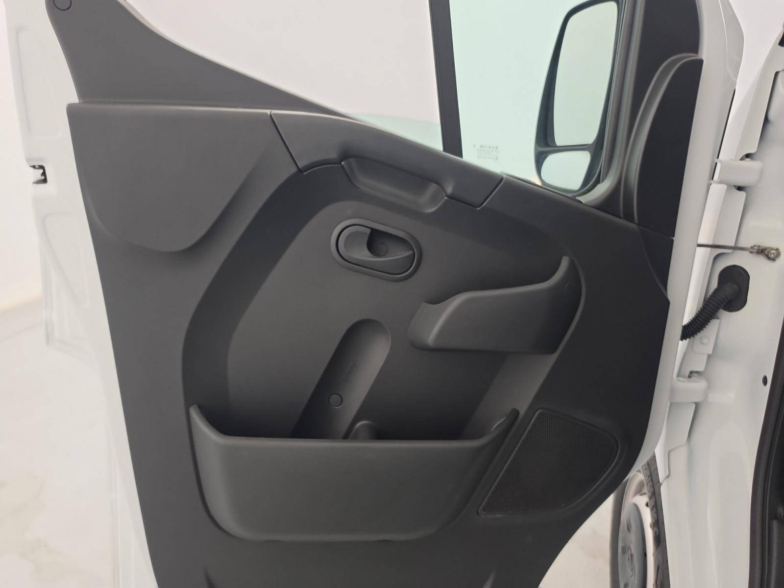 Vente en ligne Renault Master Fourgon MASTER FGN TRAC F3500 L2H2 BLUE DCI 135 au prix de 23 900 €