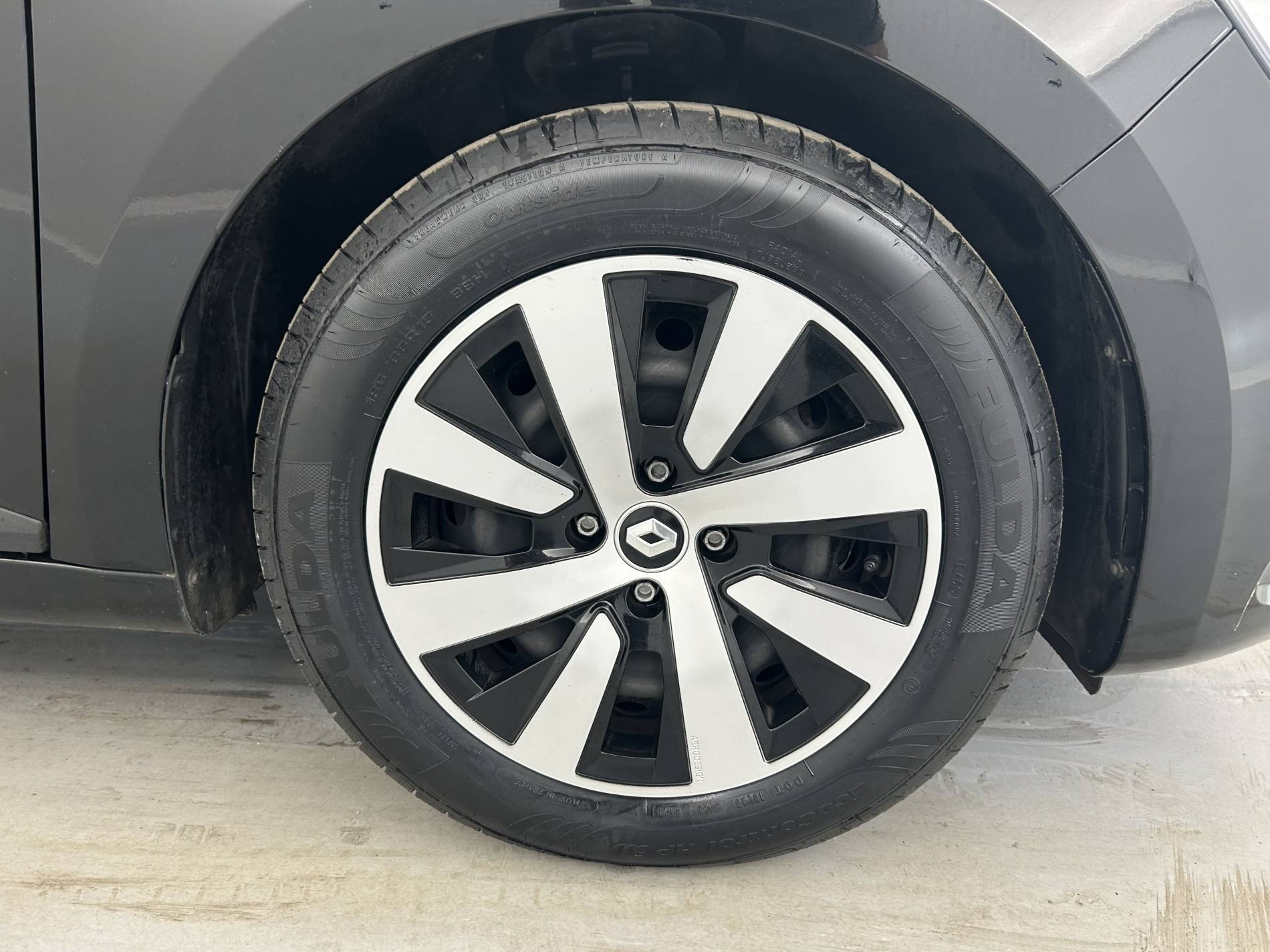 Vente en ligne Renault Clio 5 Clio TCe 90 au prix de 14 990 €