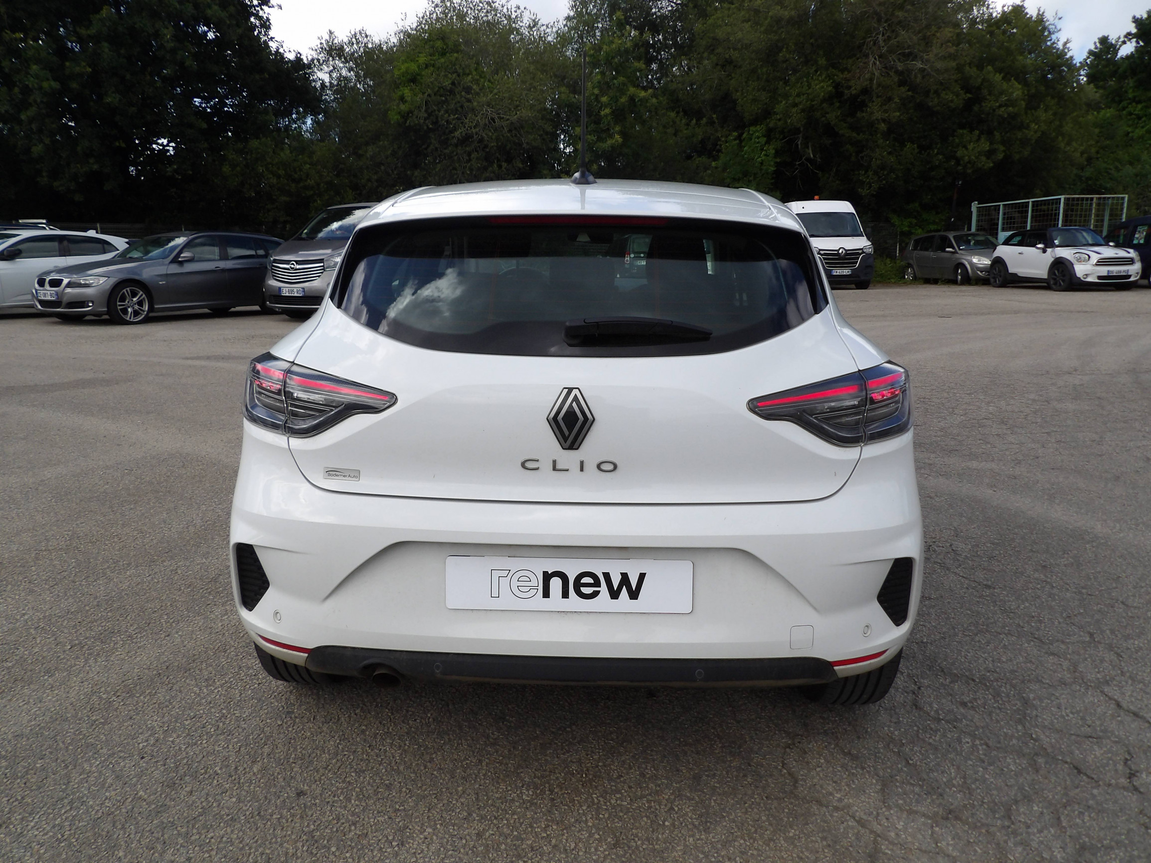 Vente en ligne Renault Clio 5 Clio TCe 90 au prix de 14 299 €