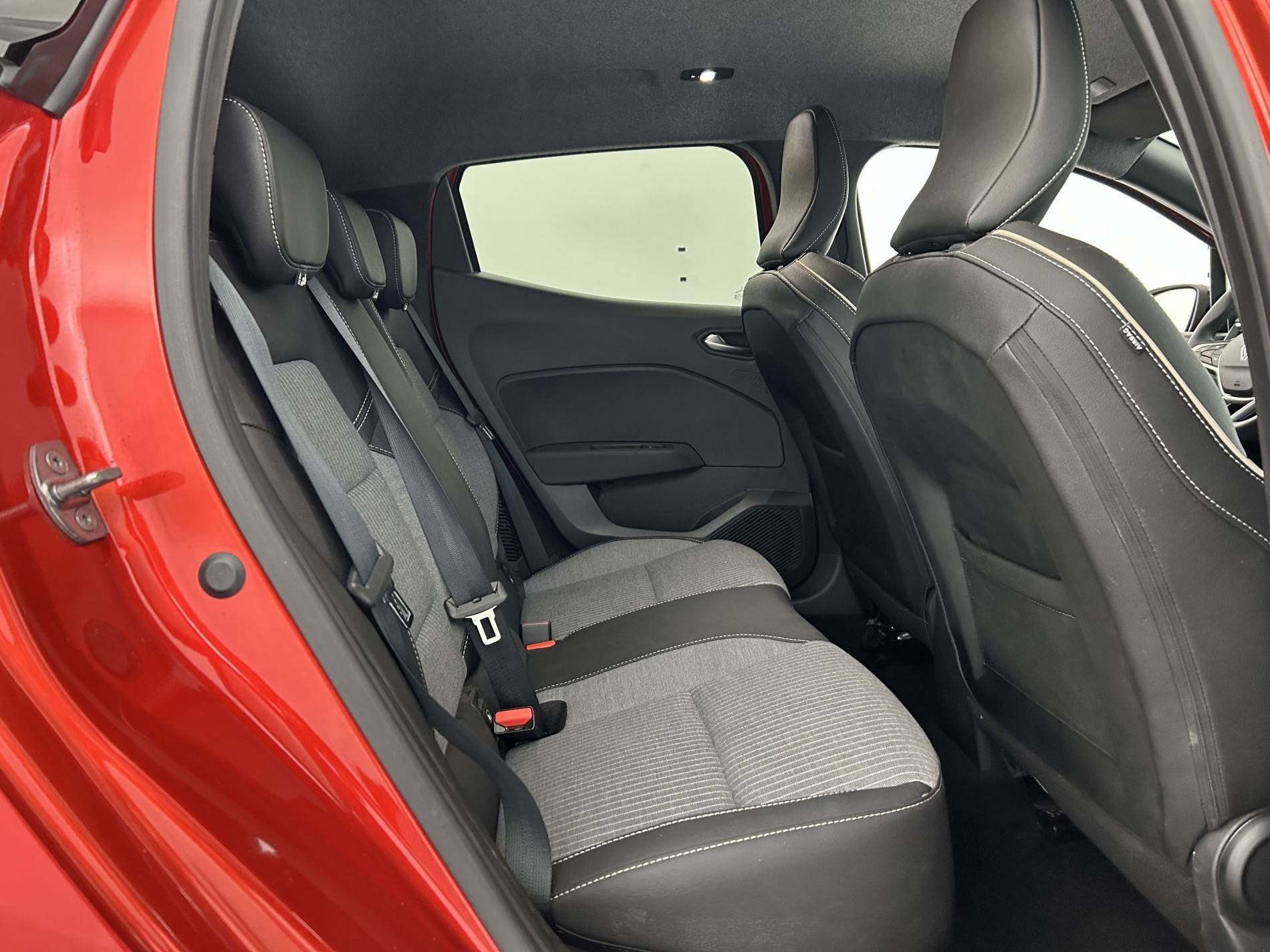 Vente en ligne Renault Clio 5 Clio E-Tech full hybrid 145 ch GSR2 au prix de 22 690 €