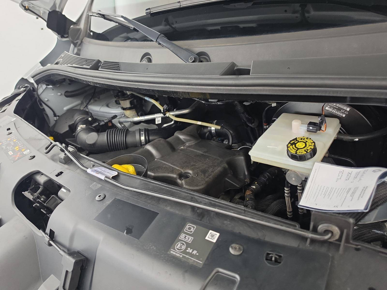 Vente en ligne Renault Master Fourgon MASTER FGN TRAC F3500 L3H3 BLUE DCI 135 au prix de 26 990 €