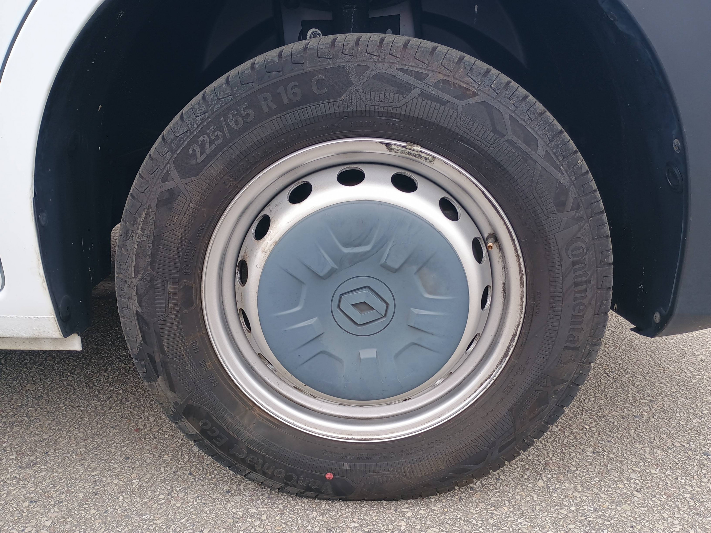 Vente en ligne Renault Master Fourgon MASTER FGN TRAC F3500 L2H3 DCI 135 au prix de 23 990 €