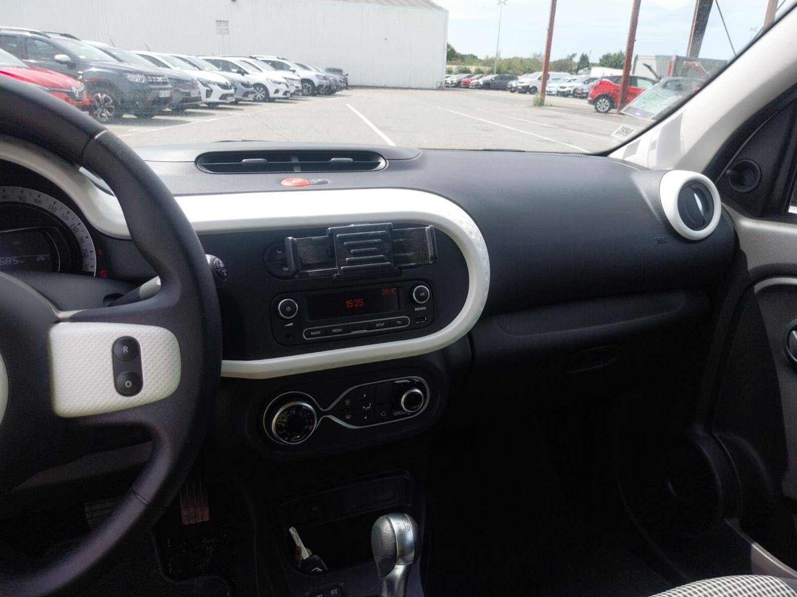 Vente en ligne Renault Twingo Electrique Twingo III E-Tech au prix de 12 900 €