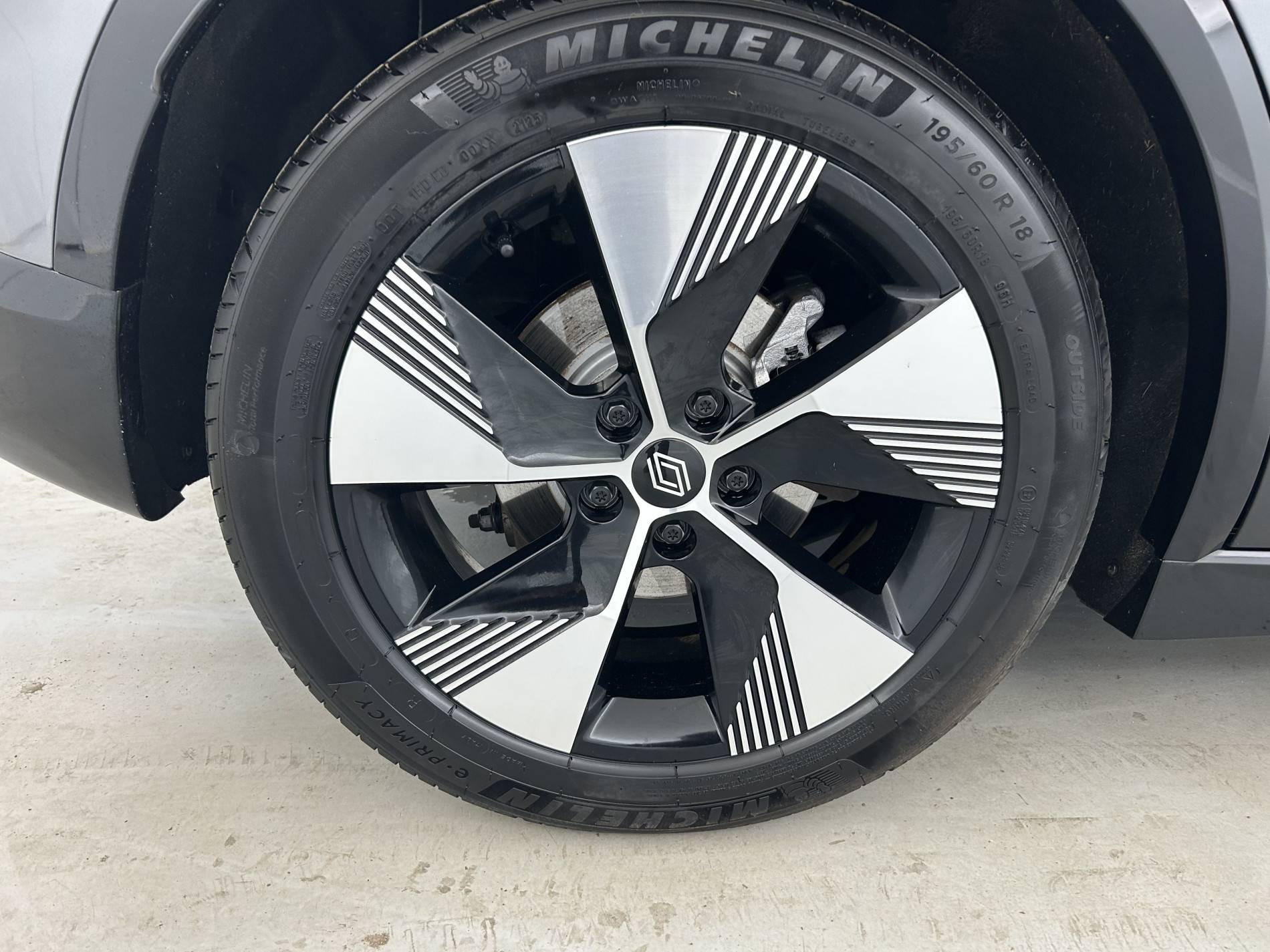 Vente en ligne Renault Megane E-Tech  EV40 130ch standard charge au prix de 19 890 €