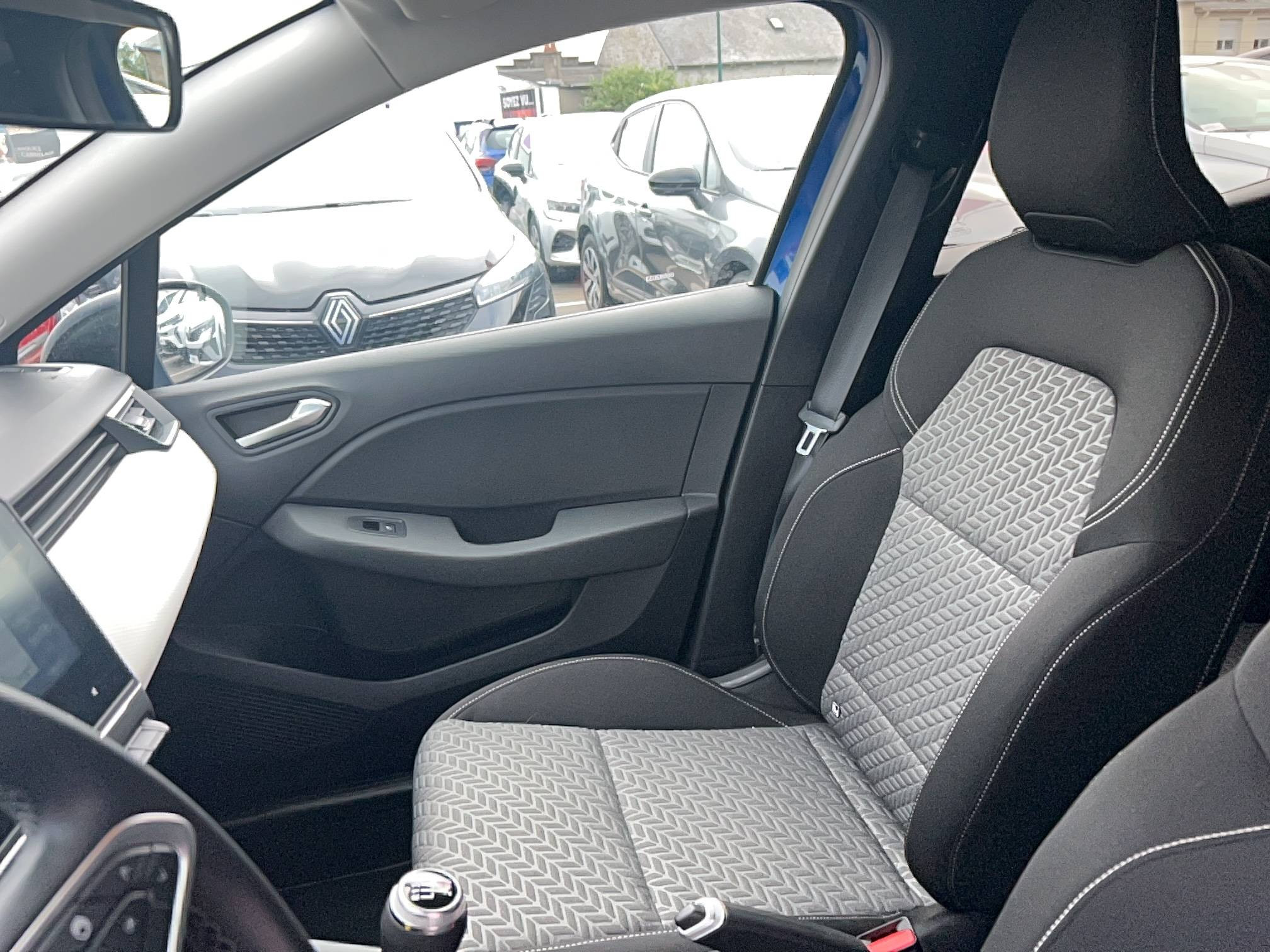 Vente en ligne Renault Clio 5 Clio TCe 90 au prix de 13 900 €