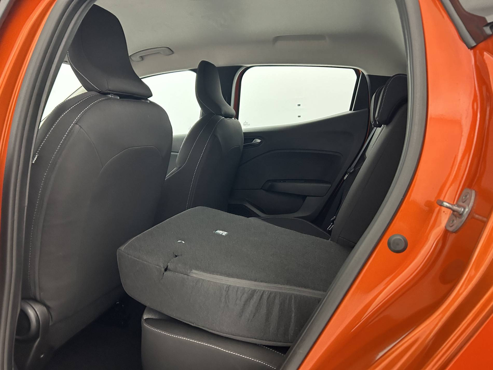 Vente en ligne Renault Clio 5 Clio E-Tech full hybrid 145 ch GSR2 au prix de 19 990 €