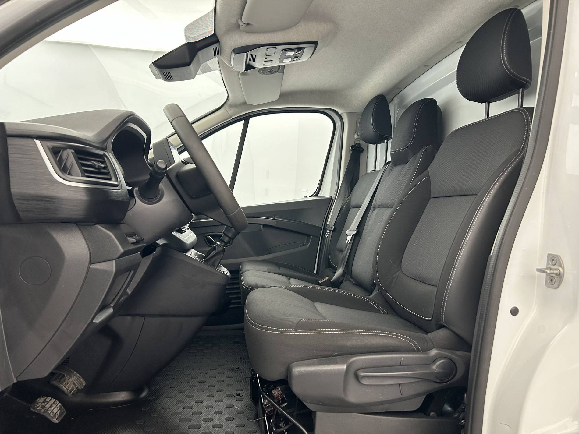 Vente en ligne Renault Trafic 3 Fourgon TRAFIC FGN L1H1 2800 KG BLUE DCI 130 au prix de 19 490 €