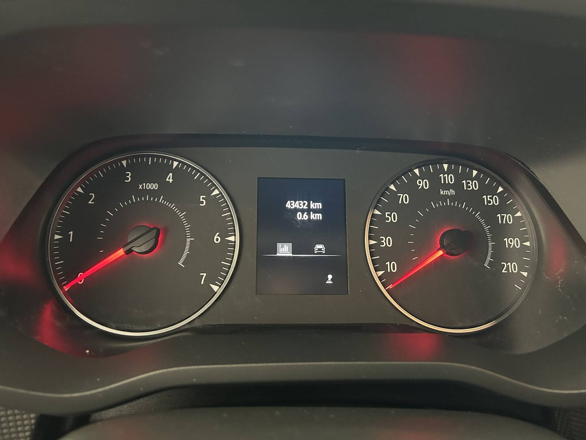 Vente en ligne Renault Trafic 3 Fourgon TRAFIC FG BLUE DCI 130 L1H1 3T GSR2 au prix de 23 999 €