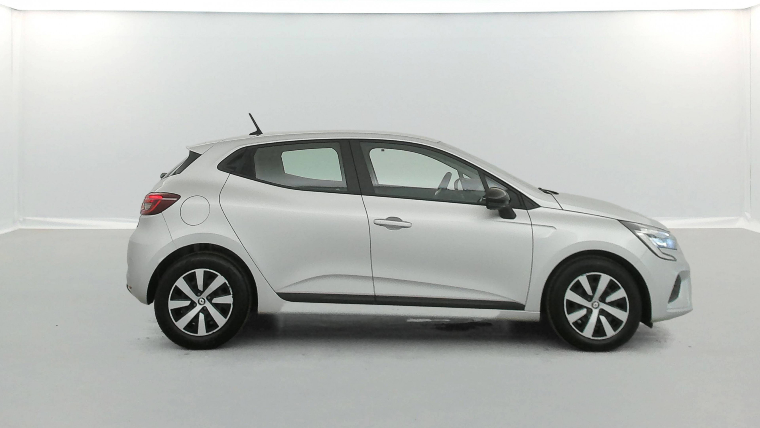 Vente en ligne Renault Clio 5 Clio TCe 90 au prix de 14 790 €