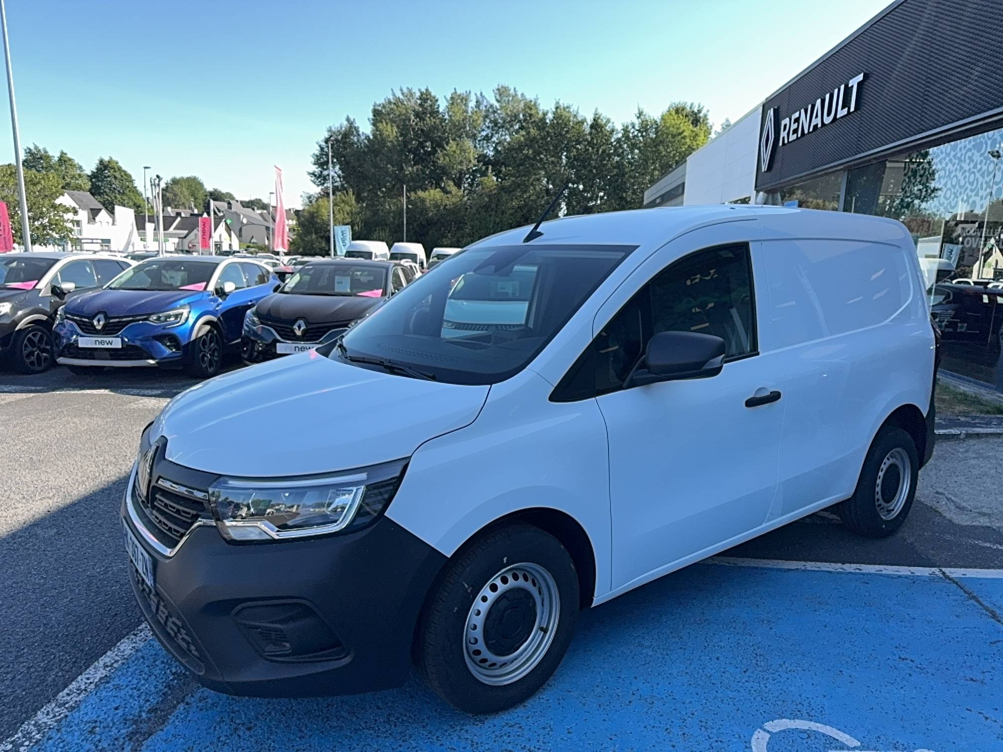 Vente en ligne Renault Kangoo Van  FG TOLE DCI 95 L1 AUTO au prix de 25 000 €