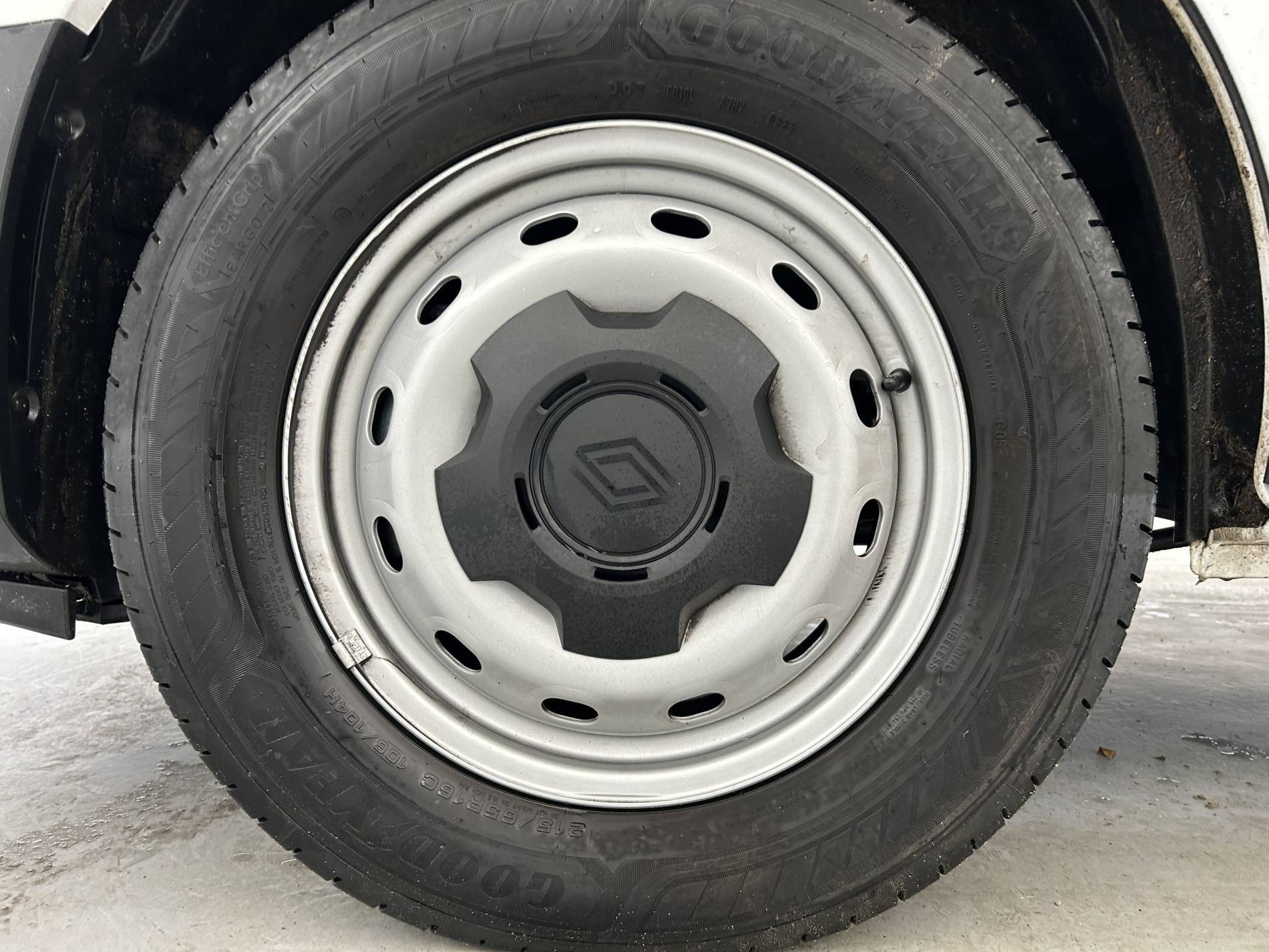 Vente en ligne Renault Trafic Cabine Approfondie  Boite Automatique BLUE DCI 150 L2H1 3T AUTO au prix de 36 490 €