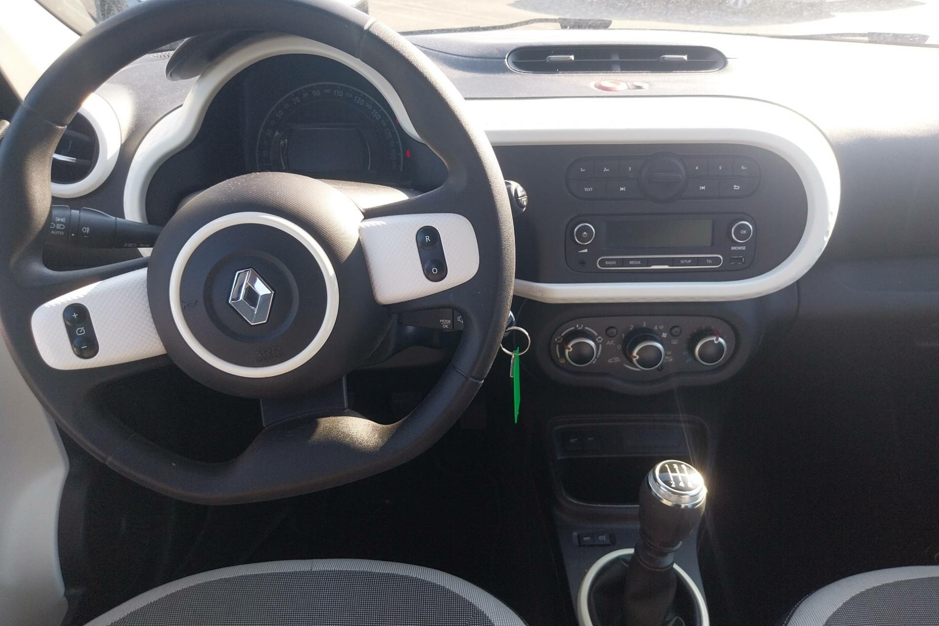 Vente en ligne Renault Twingo 3  TCe 95 au prix de 10 990 €