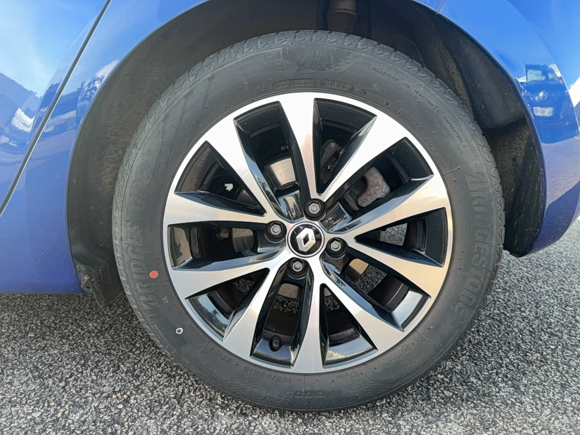 Vente en ligne Renault Clio 5 Clio E-Tech full hybrid 145 au prix de 18 490 €