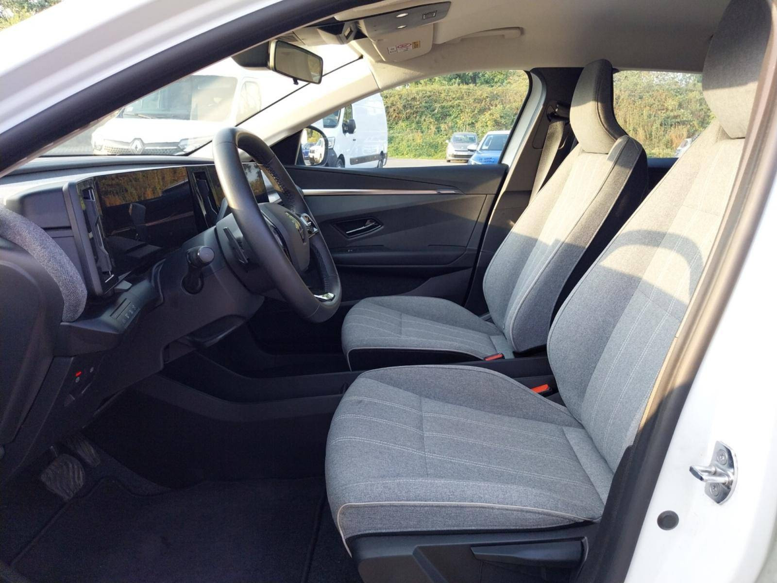 Vente en ligne Renault Megane E-Tech  EV40 130ch standard charge au prix de 21 500 €