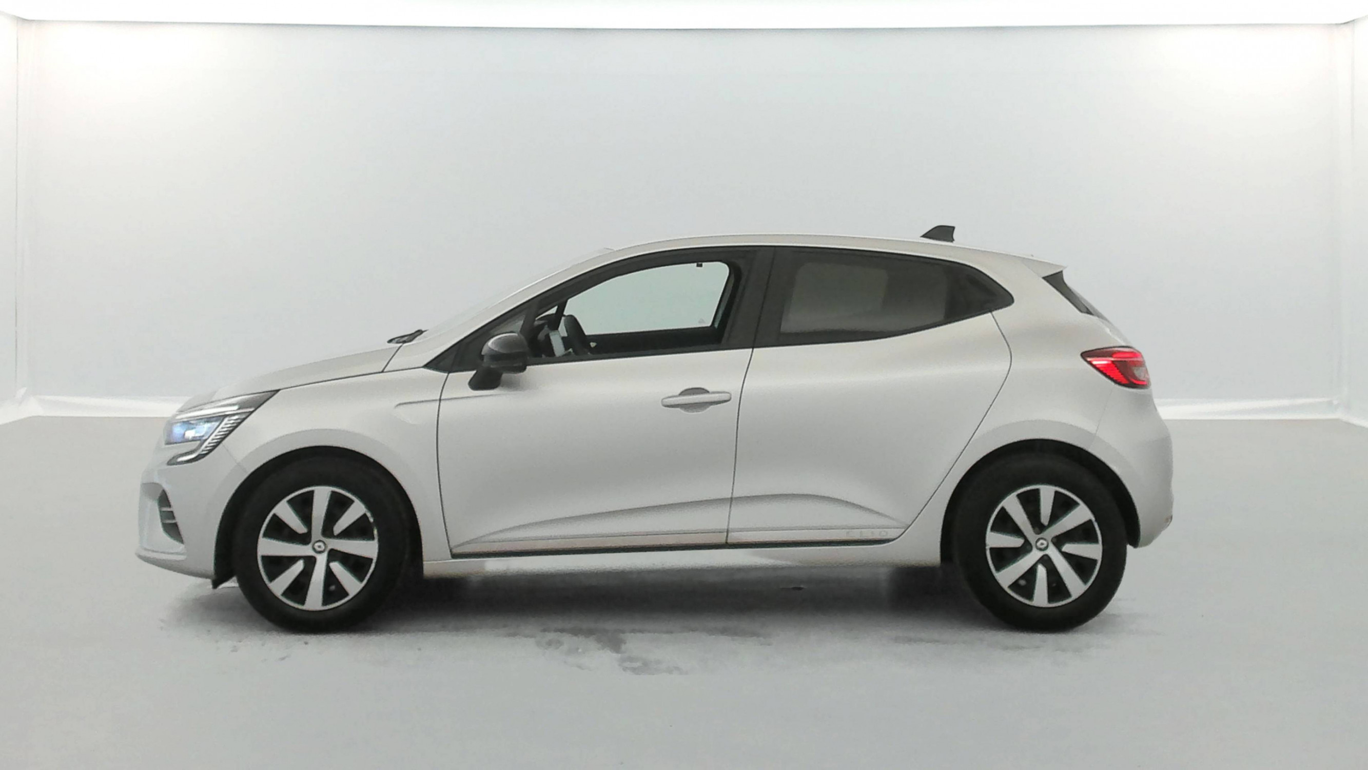 Vente en ligne Renault Clio 5 Clio TCe 90 au prix de 13 690 €