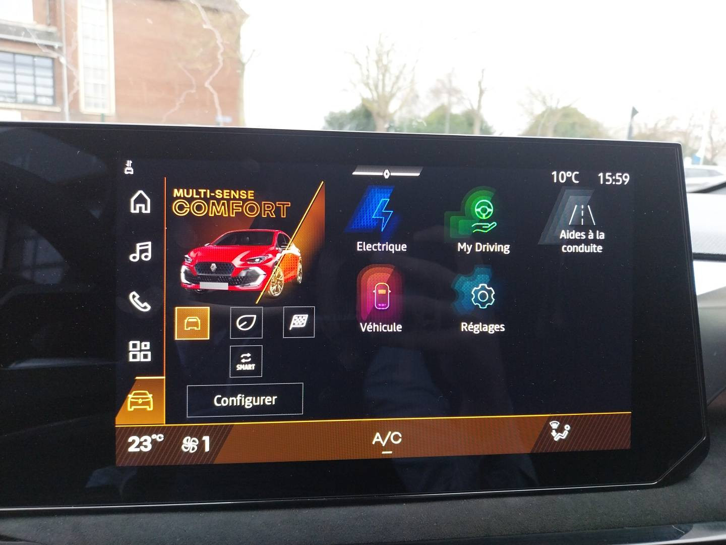 Vente en ligne Renault Clio 6 Clio E-Tech full hybrid 160 ch au prix de 29 790 €